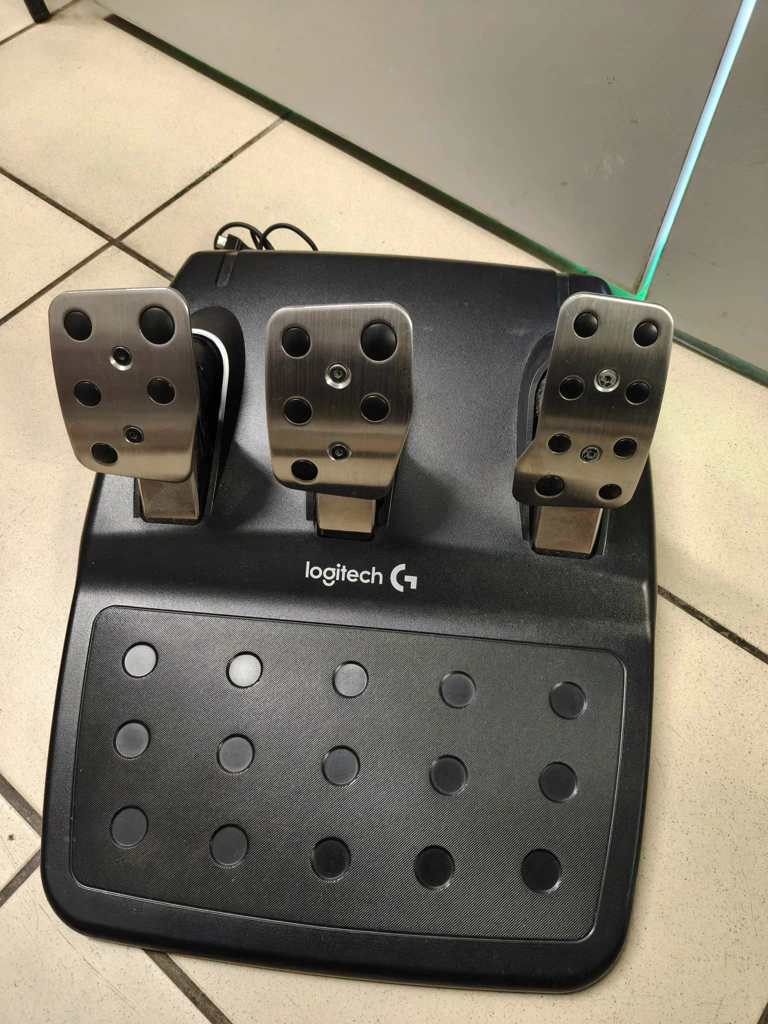 kierownica-logitech-g29-pudelko-product-id-bc33a99f-f062-4637-9a1b-0ade462eb7a7