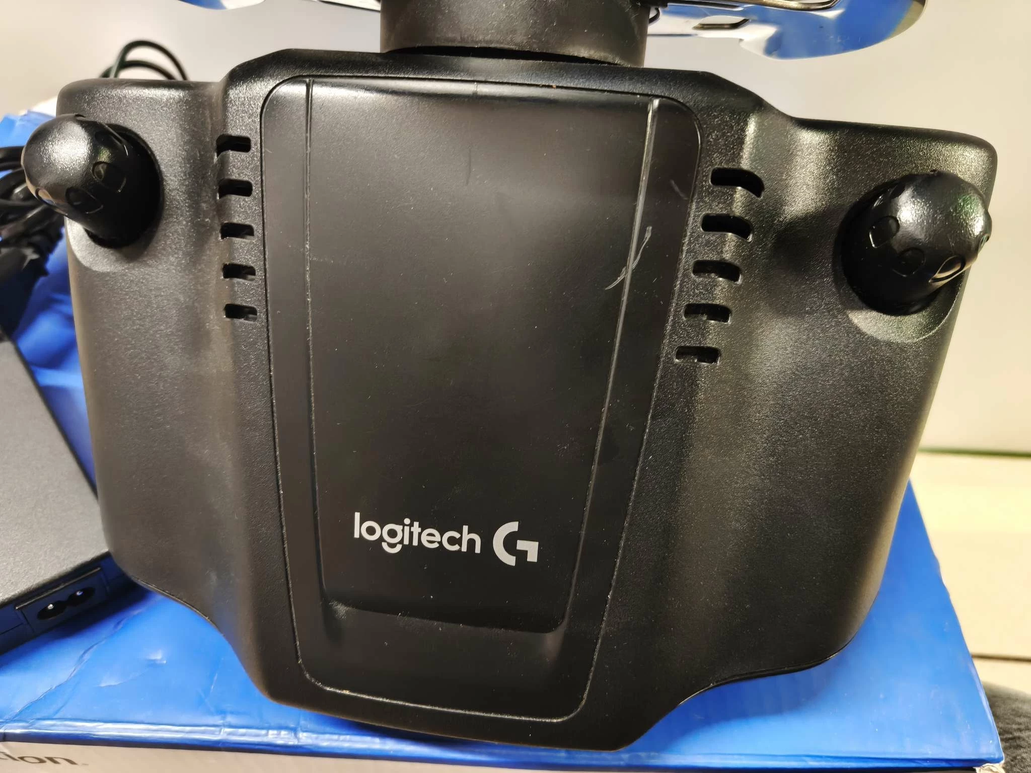 kierownica-logitech-g29-pudelko-waga-produktu-z-opakowaniem-jednostkowym-7400