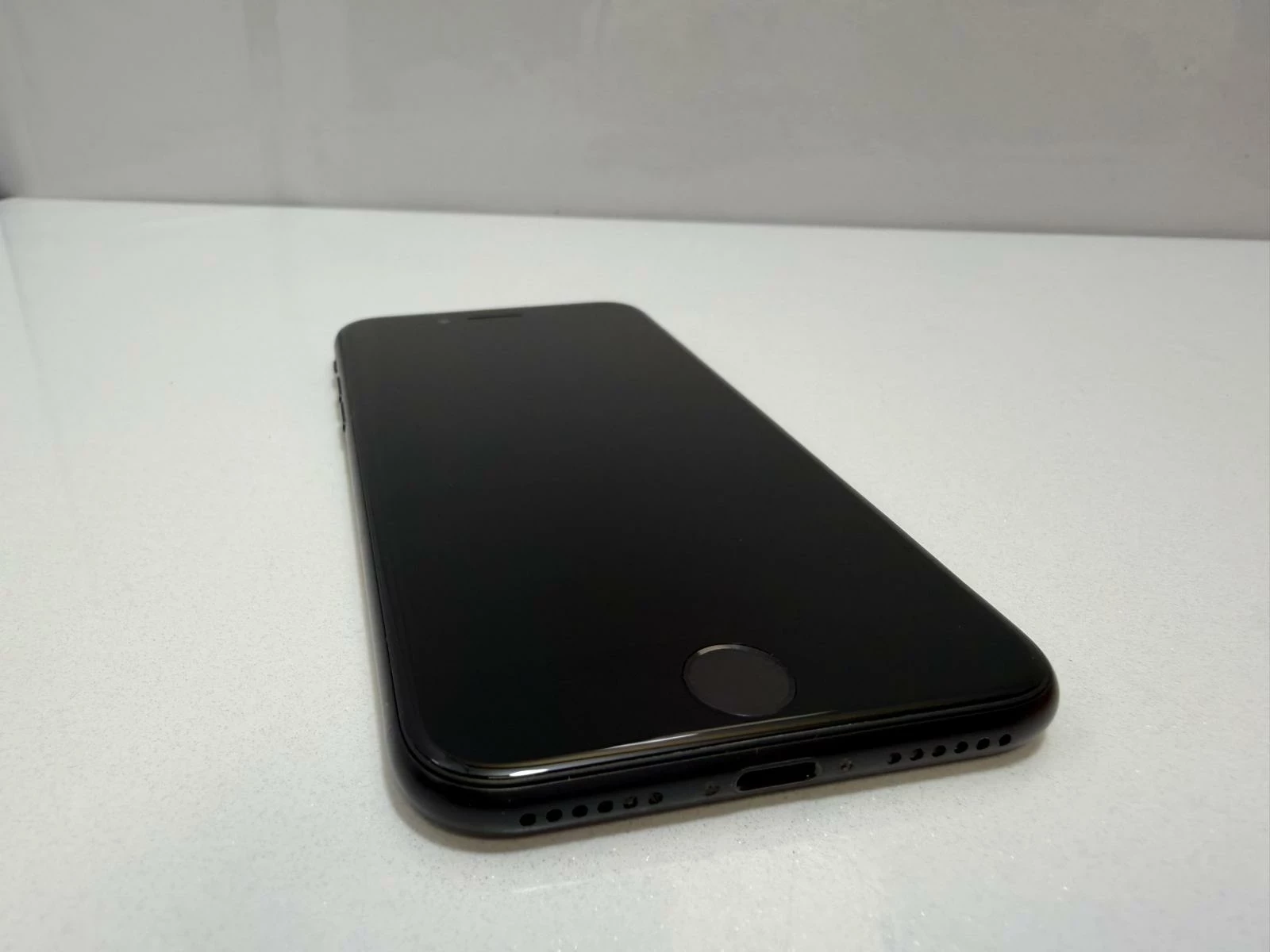 telefon-iphone-se-64gb-bat-94-przekatna-ekranu-470