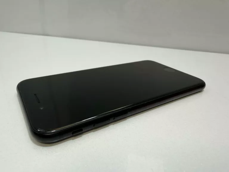 telefon-iphone-se-64gb-bat-94-wbudowana-pamiec-202869-214193