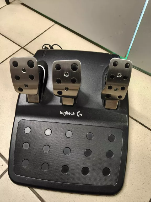 kierownica-logitech-g29-pudelko-product-id-bc33a99f-f062-4637-9a1b-0ade462eb7a7