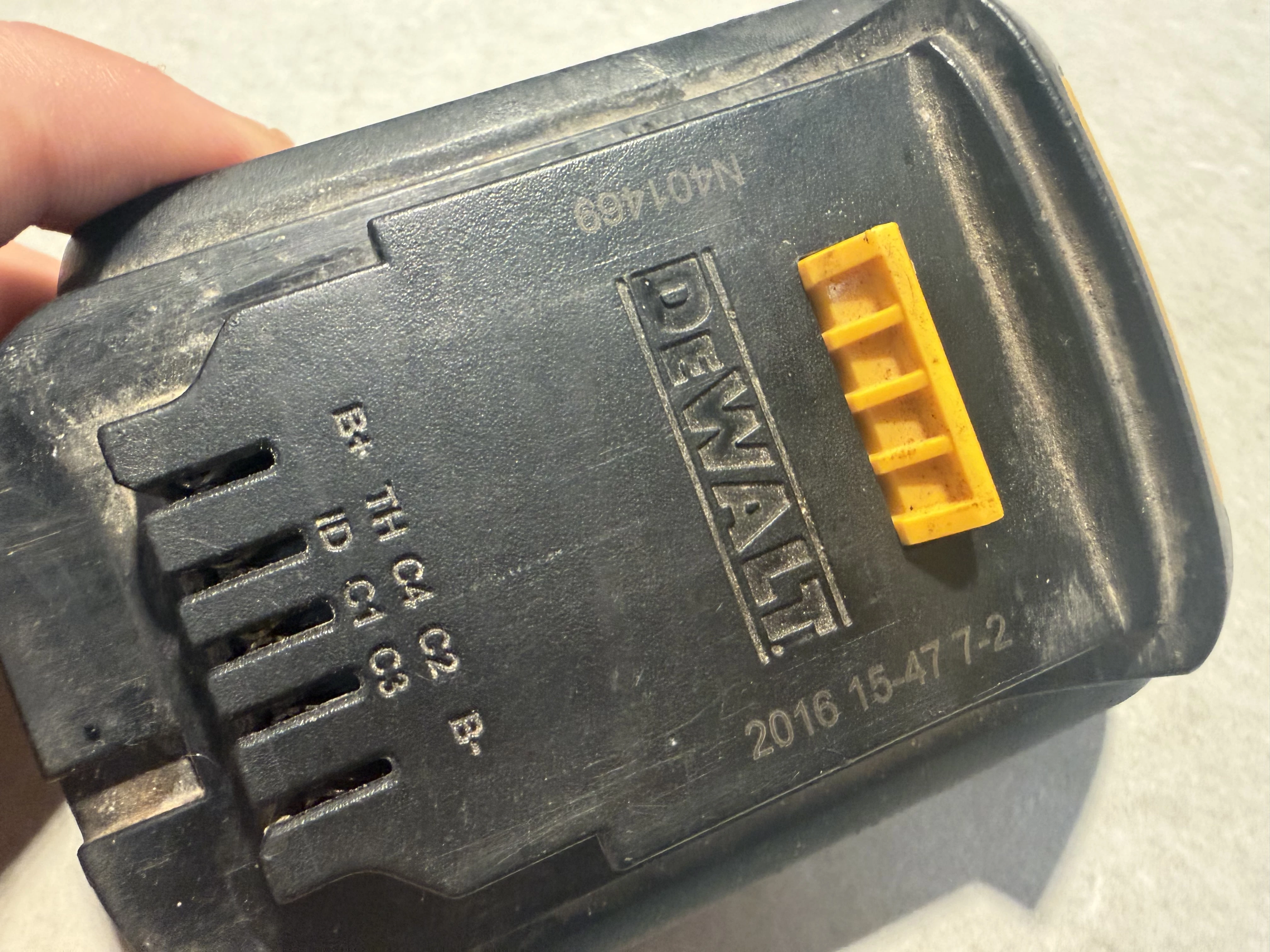 akumulator-dewalt-144v-15ah-ean-gtin-7599669856637