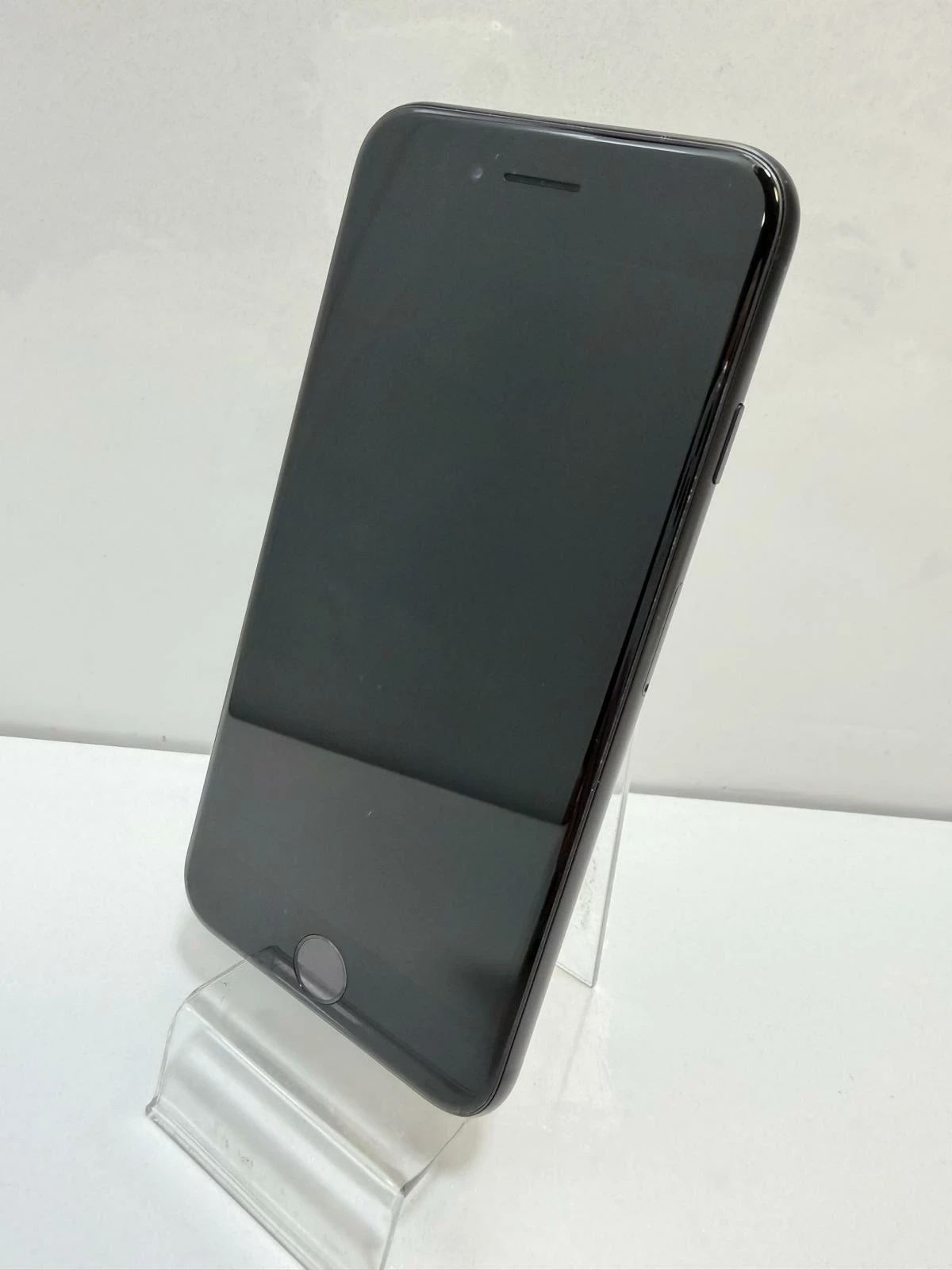 telefon-iphone-se-64gb-bat-94-ean-gtin-194253013082