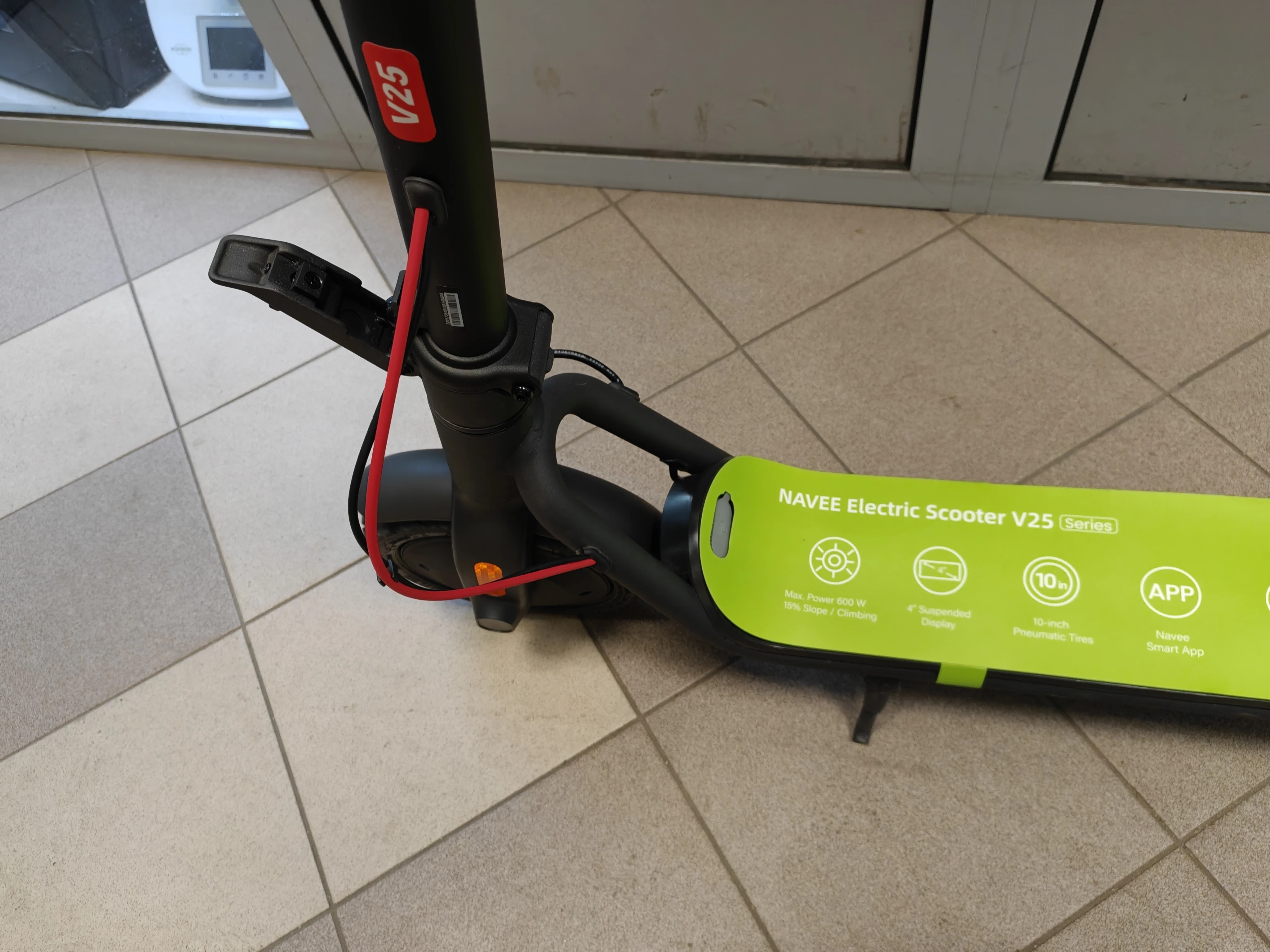 hulajnoga-elektryczna-navee-v25-25km-250w-10-czarny-komplet-pudelko-stan-11323-2