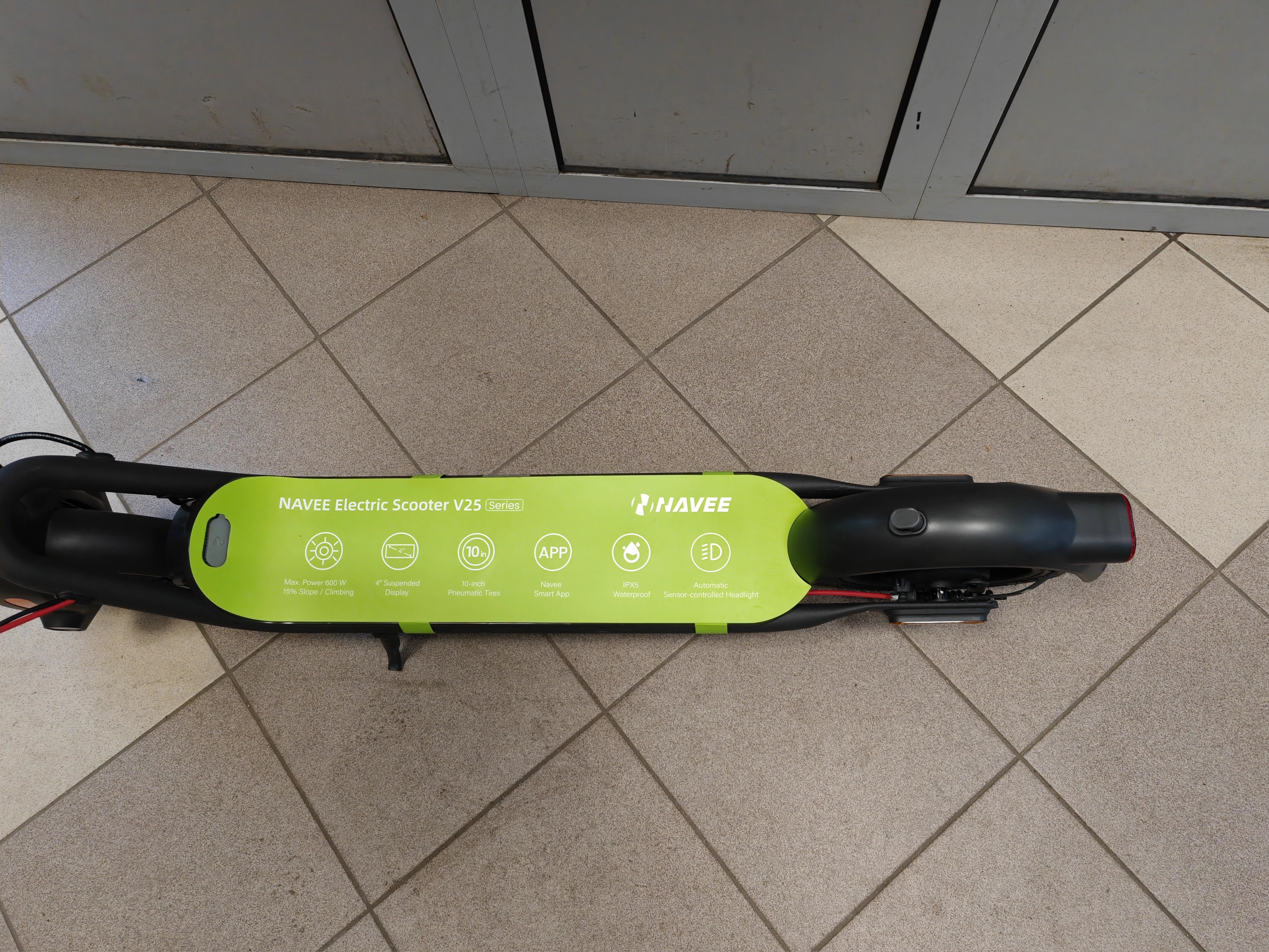 hulajnoga-elektryczna-navee-v25-25km-250w-10-czarny-komplet-pudelko-kolor-249512-1647413