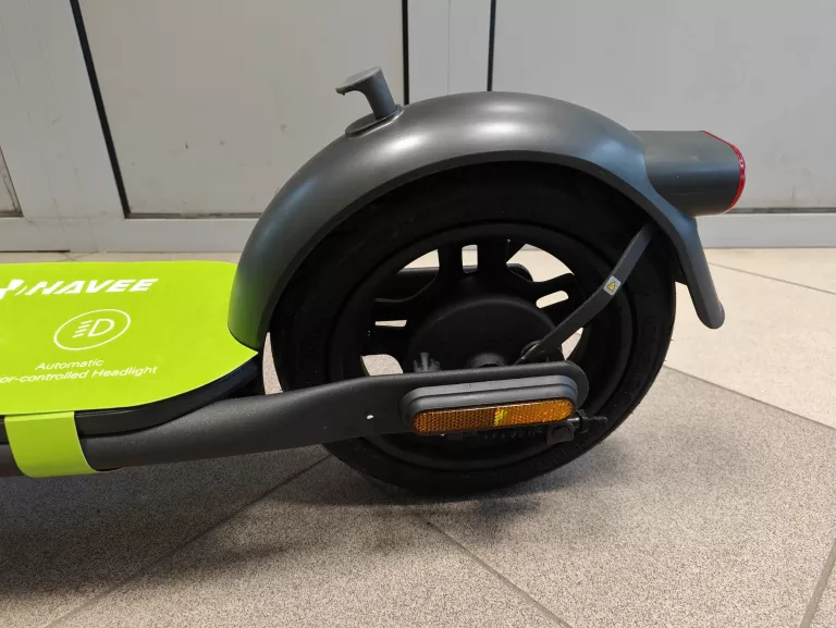 hulajnoga-elektryczna-navee-v25-25km-250w-10-czarny-komplet-pudelko-waga-1710