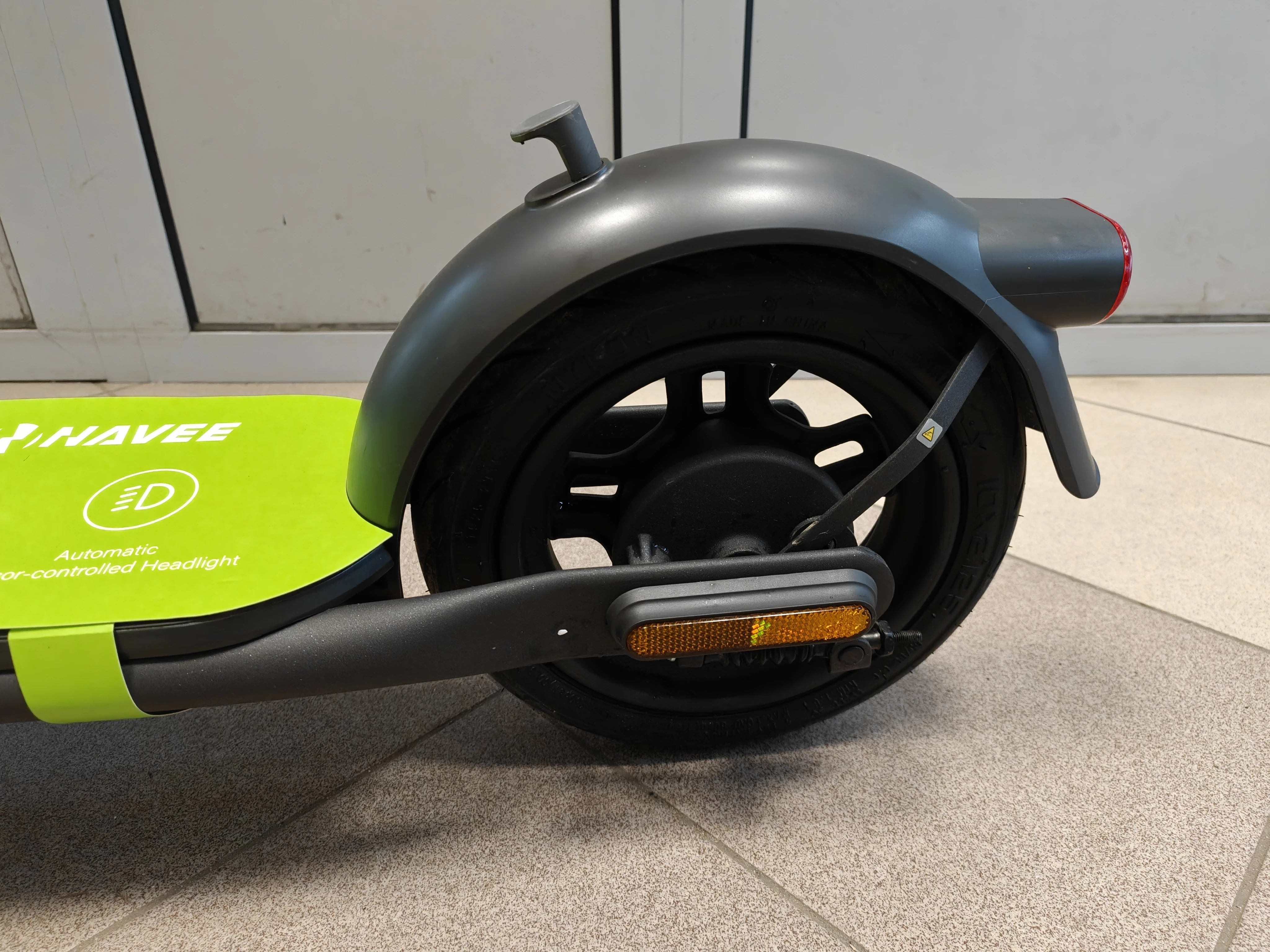 hulajnoga-elektryczna-navee-v25-25km-250w-10-czarny-komplet-pudelko-waga-1710