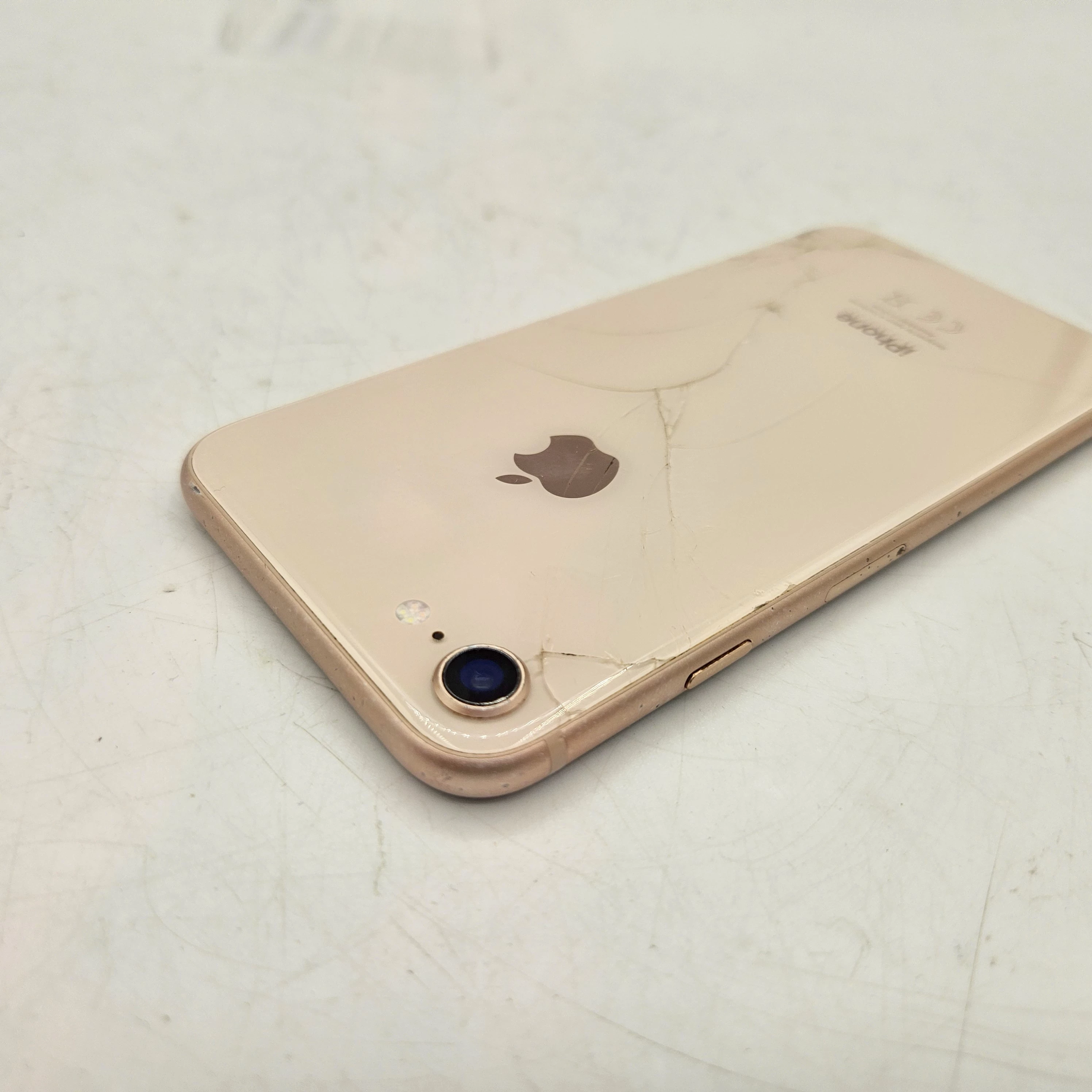 telefon-iphone-8-64gb-75-przekatna-ekranu-470