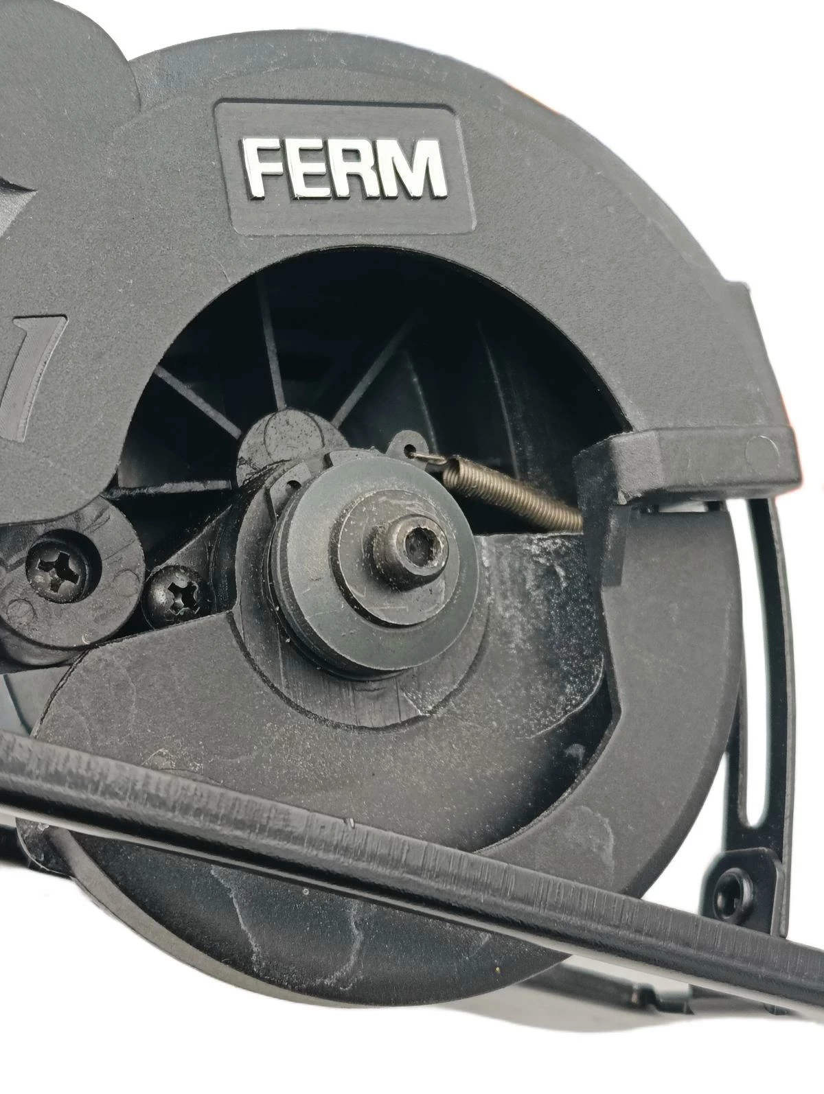 mala-pilarka-ferm-csm1053-550-w-8510-mm-kod-producenta-8717479106288