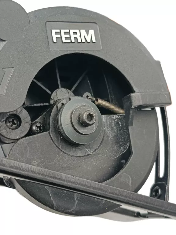 mala-pilarka-ferm-csm1053-550-w-8510-mm-kod-producenta-8717479106288