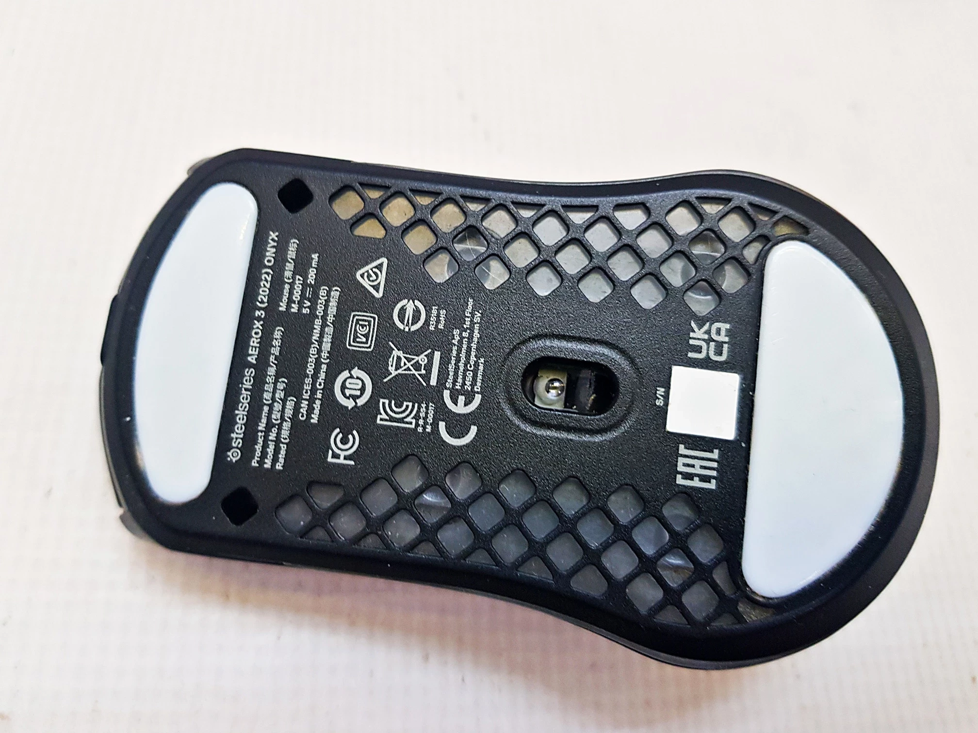 myszka-gamingowa-steelseries-aerox-3-2022-kabel-interfejs-517-2