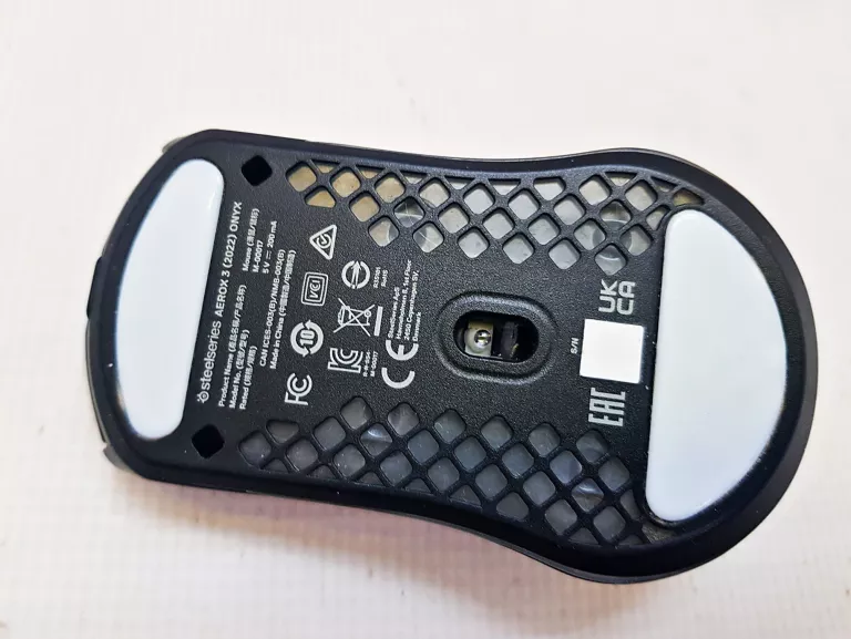 myszka-gamingowa-steelseries-aerox-3-2022-kabel-interfejs-517-2