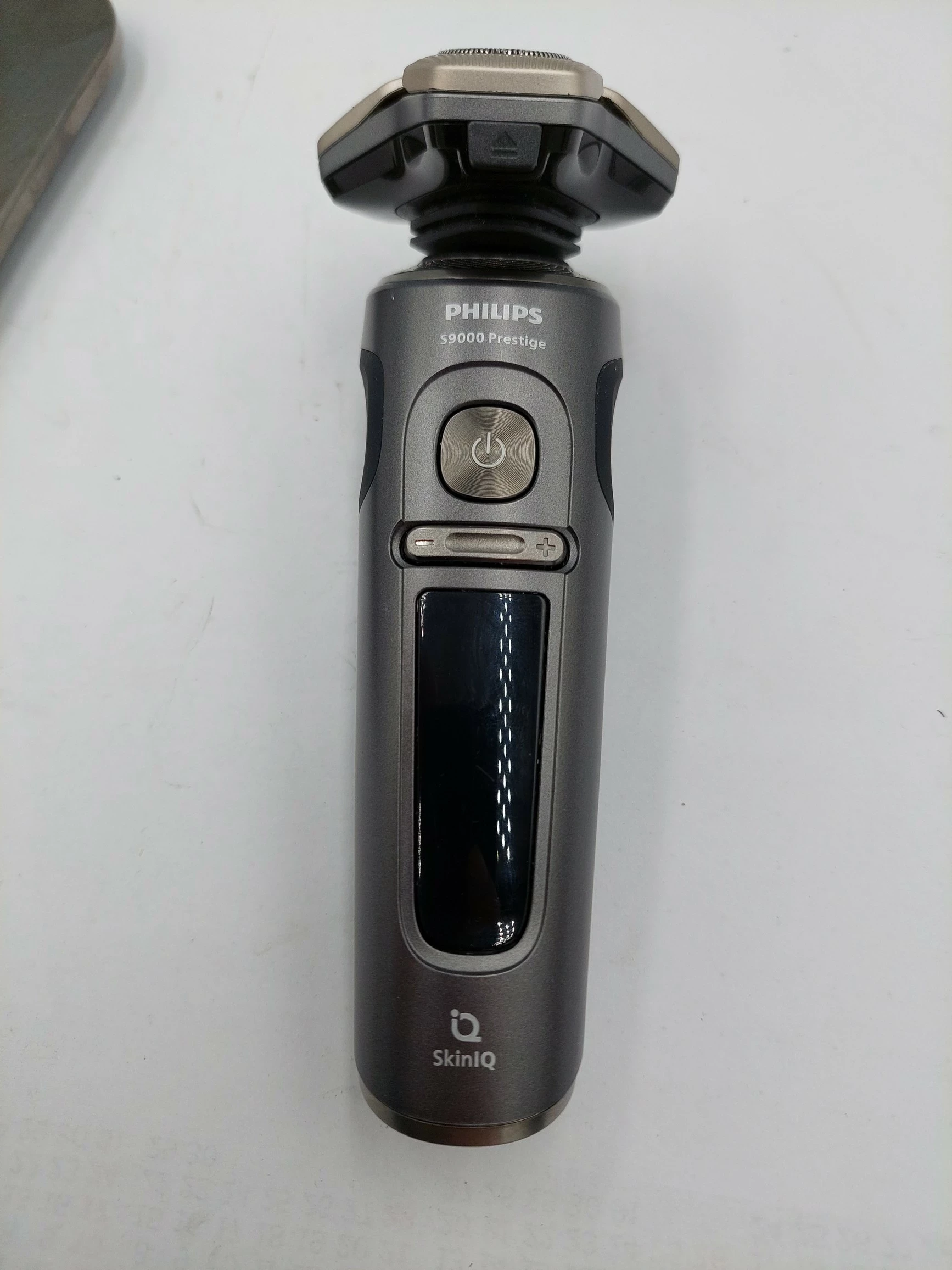 golarka-elektryczna-do-golenia-philips-sp987215-z-ladowarka-indukcyjna-uzytkowanie-205630-224018