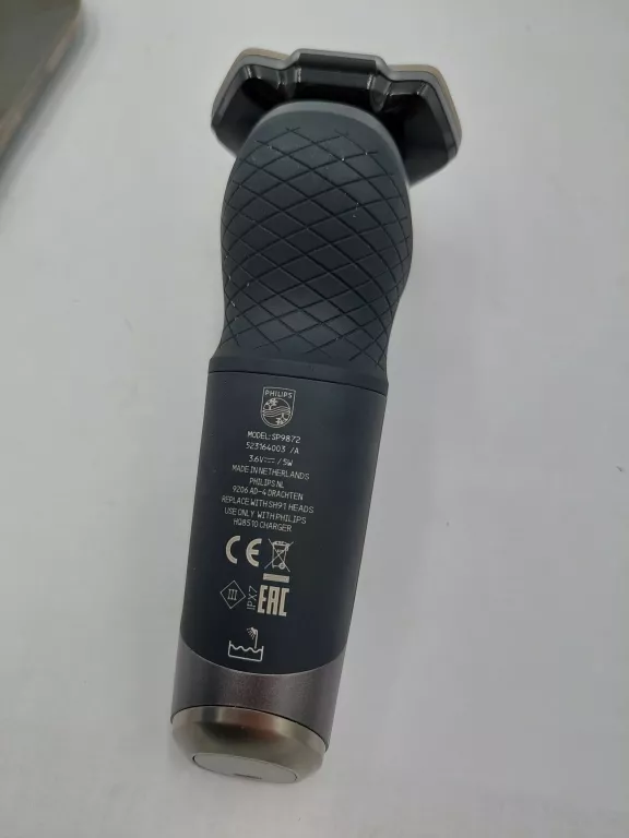 golarka-elektryczna-do-golenia-philips-sp987215-z-ladowarka-indukcyjna-mozliwosc-mycia-pod-woda-205614-223990