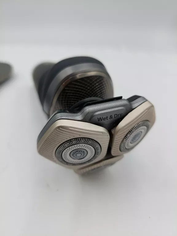 golarka-elektryczna-do-golenia-philips-sp987215-z-ladowarka-indukcyjna-czas-pracy-bezprzewodowej-60