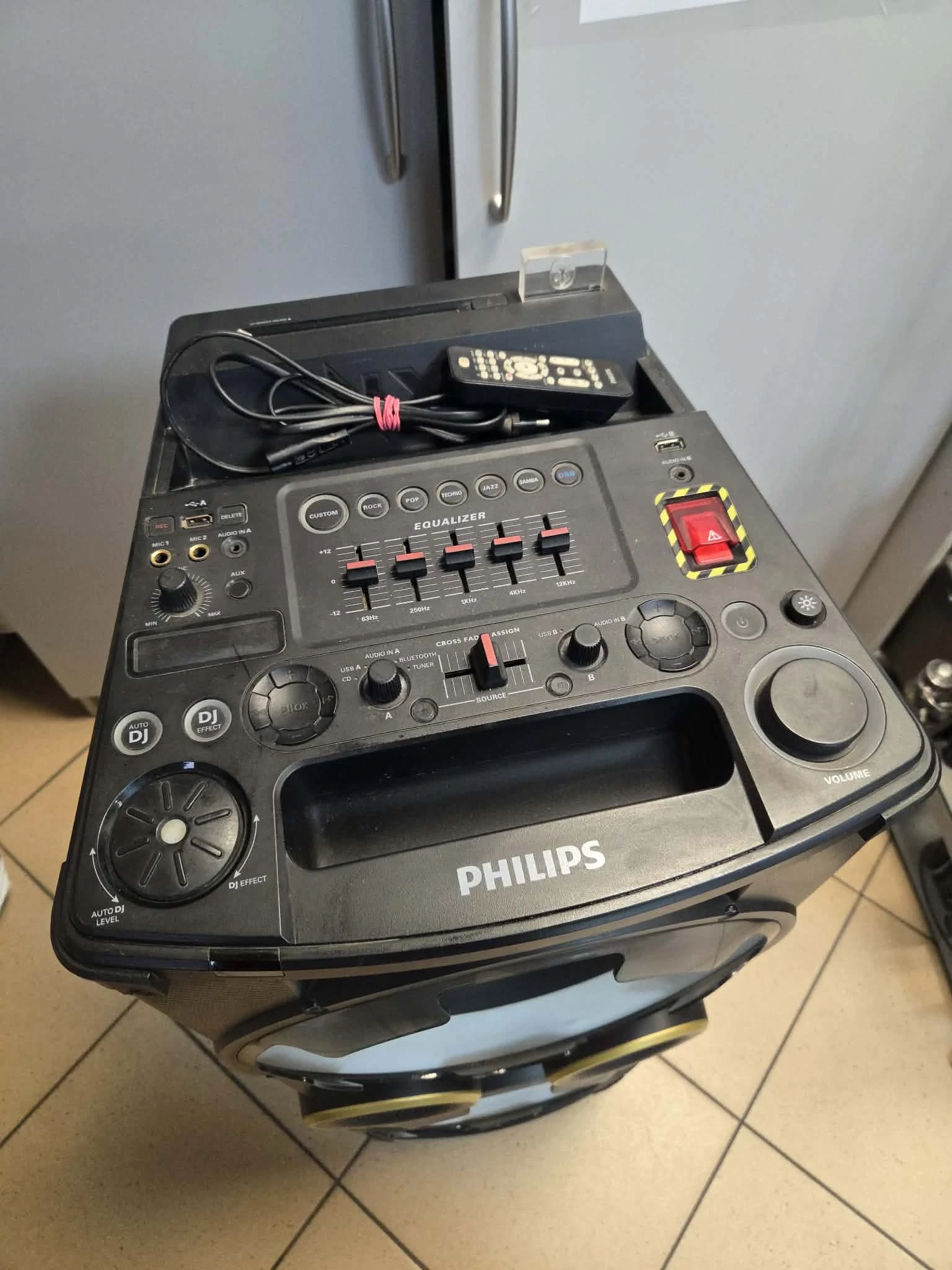 glosnik-bluetooth-philips-ntx400-stan-11323-2