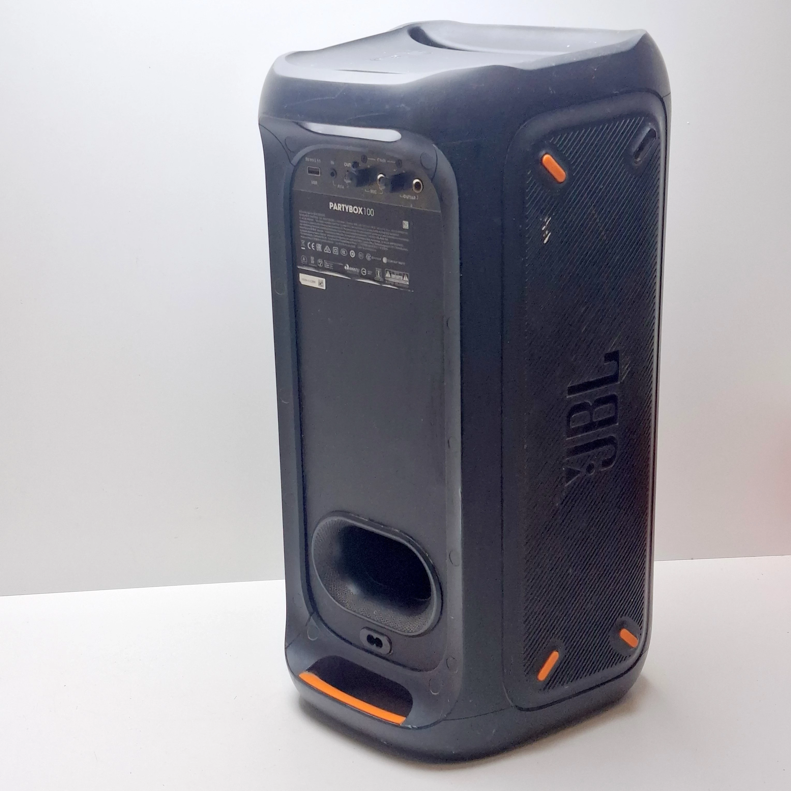 glosnik-kolumna-jbl-partybox-100-160w-rodzaj-odtwarzanych-nosnikow-226238-1