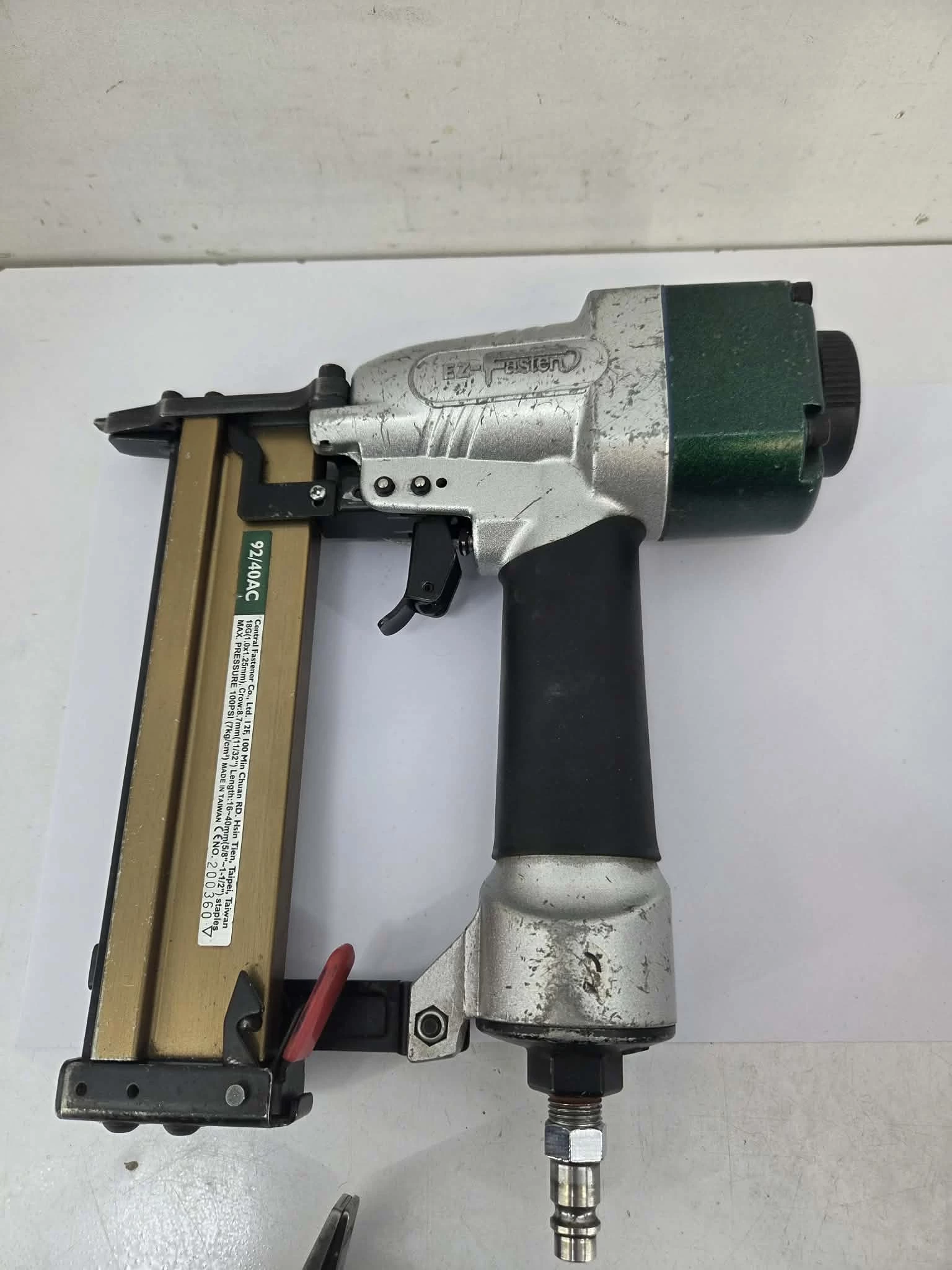 zszywacz-pneumatyczny-tapicerski-ez-fasten-9240ac-mickiewicza-12f-sj-morag