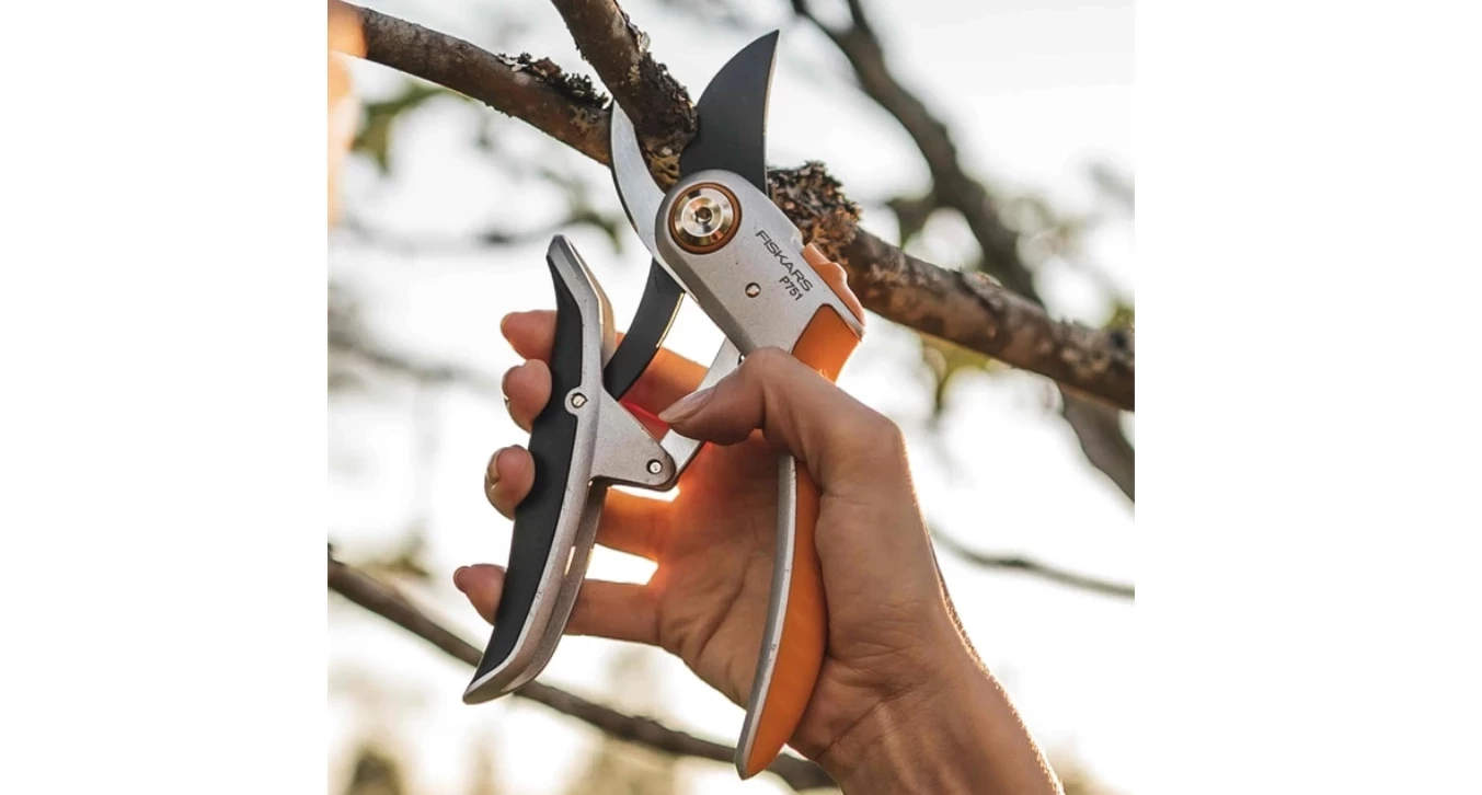 fiskars-sekator-boczny-plus-p751-1057172-stalowe-ostrza-aluminium-stan-11323-1