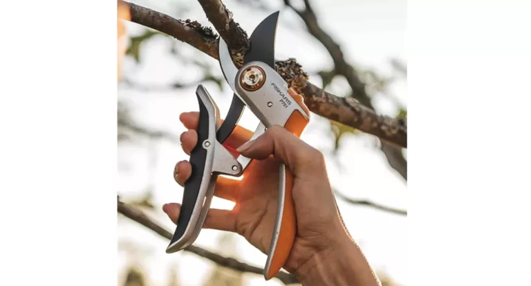 fiskars-sekator-boczny-plus-p751-1057172-stalowe-ostrza-aluminium-stan-11323-1