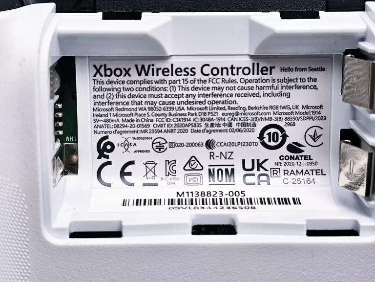 pad-xbox-series-xs-czerwony-waga-produktu-z-opakowaniem-jednostkowym-0500