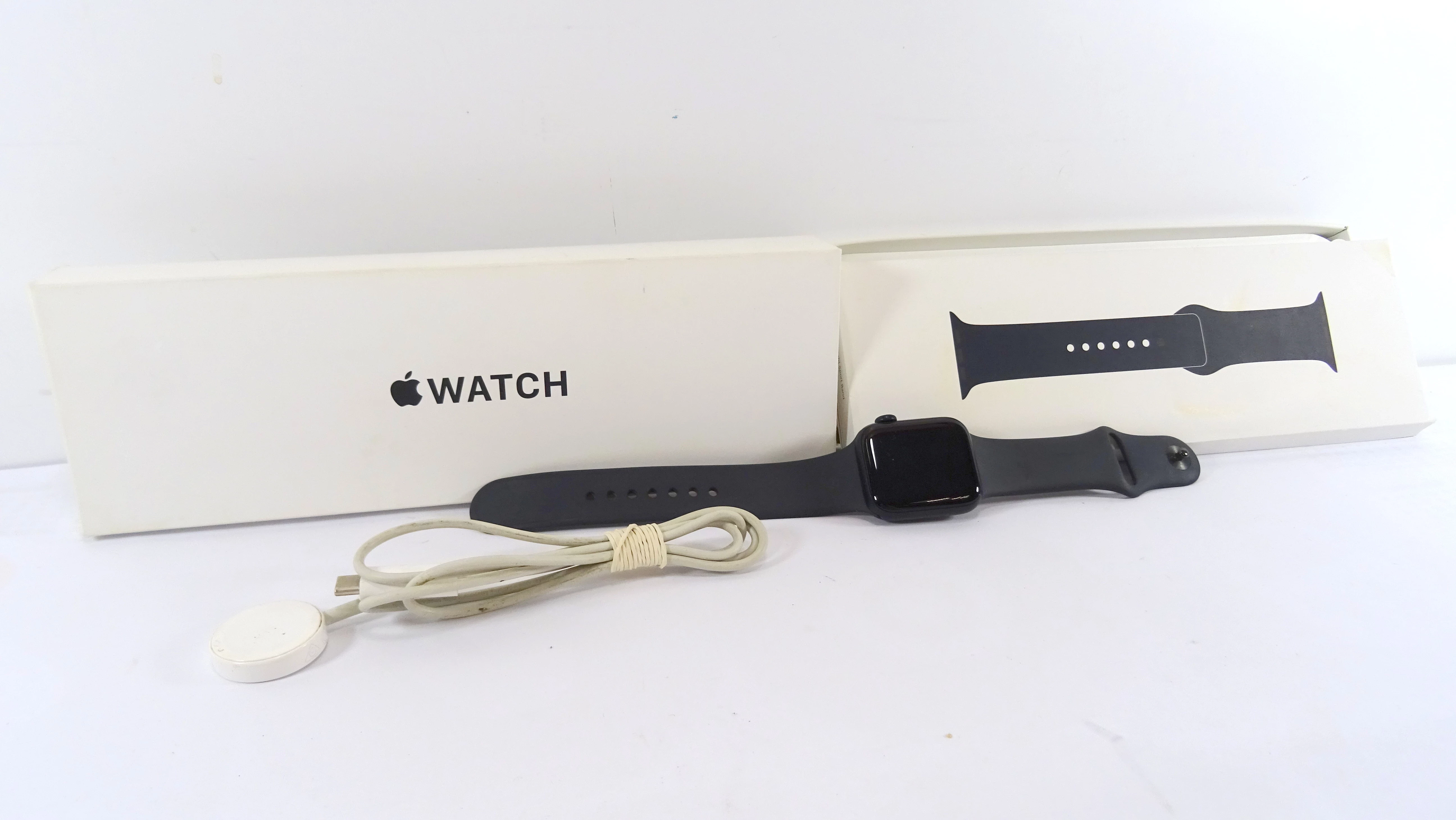 apple-watch-se-gen-2-40-mm-zamkowa-16-lubawa