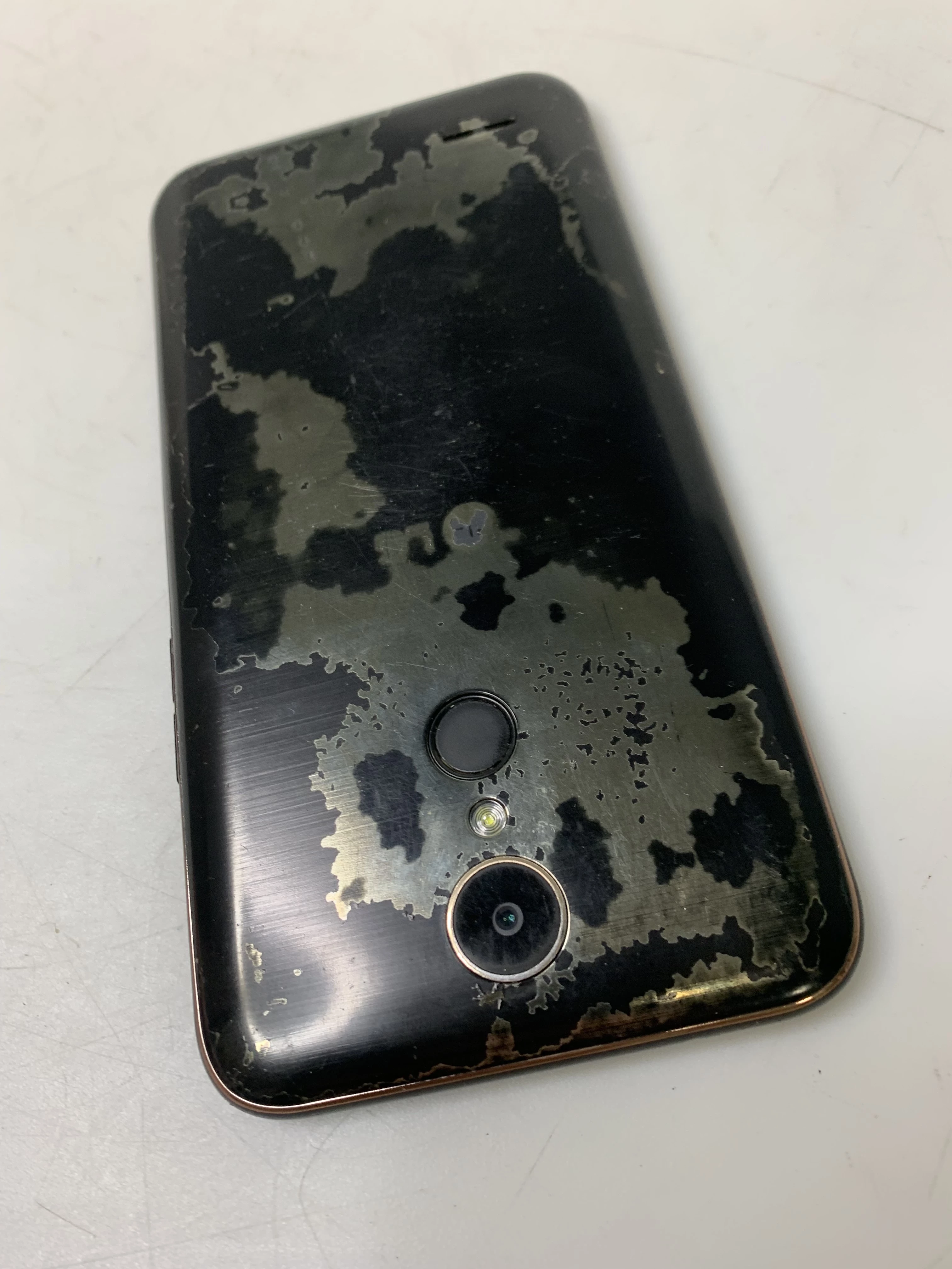 telefon-lg-k10-216gb-pojemnosc-akumulatora-2800