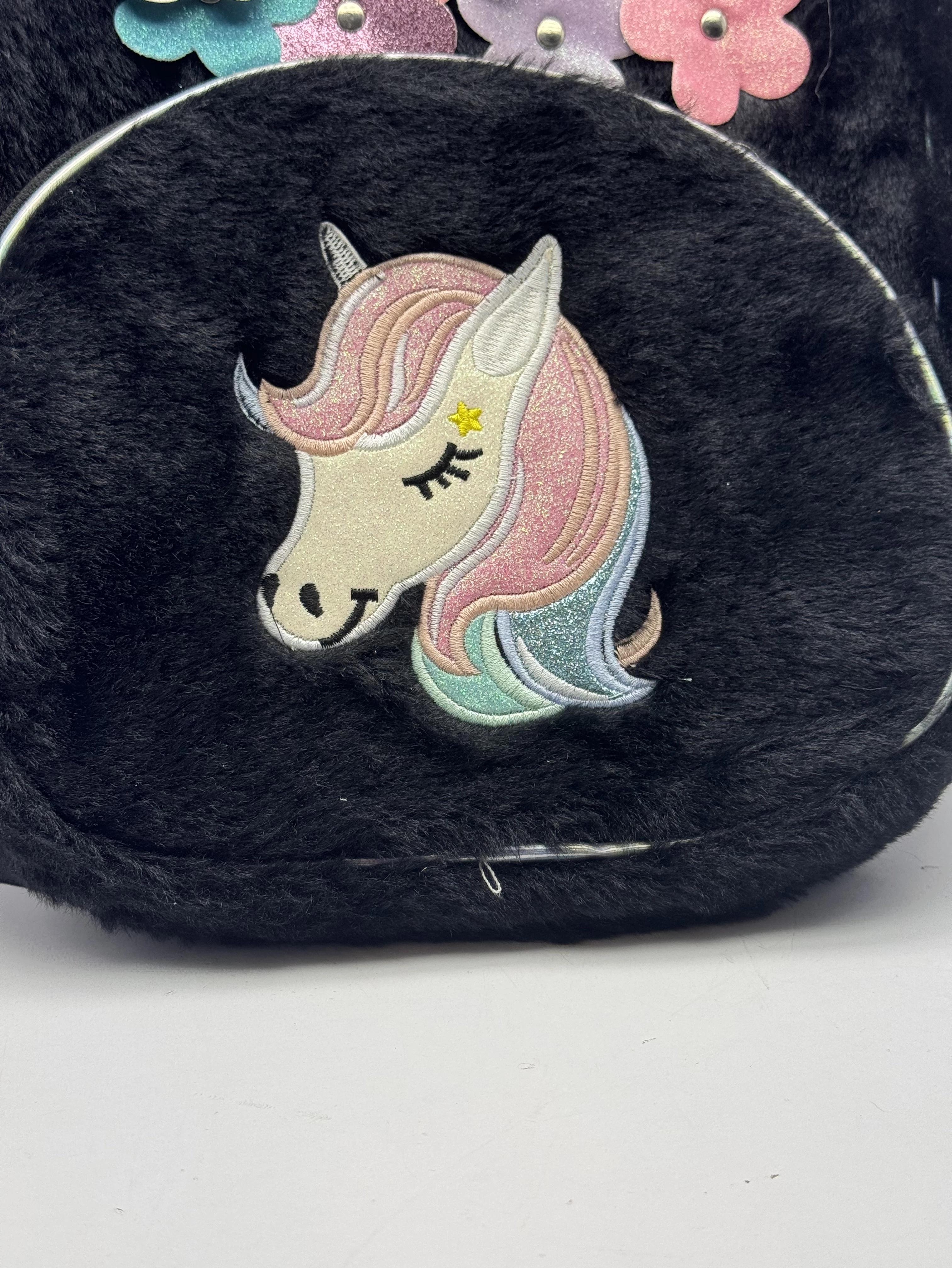 plecak-pluszowy-dzieciecy-czarny-ean-gtin-00000000