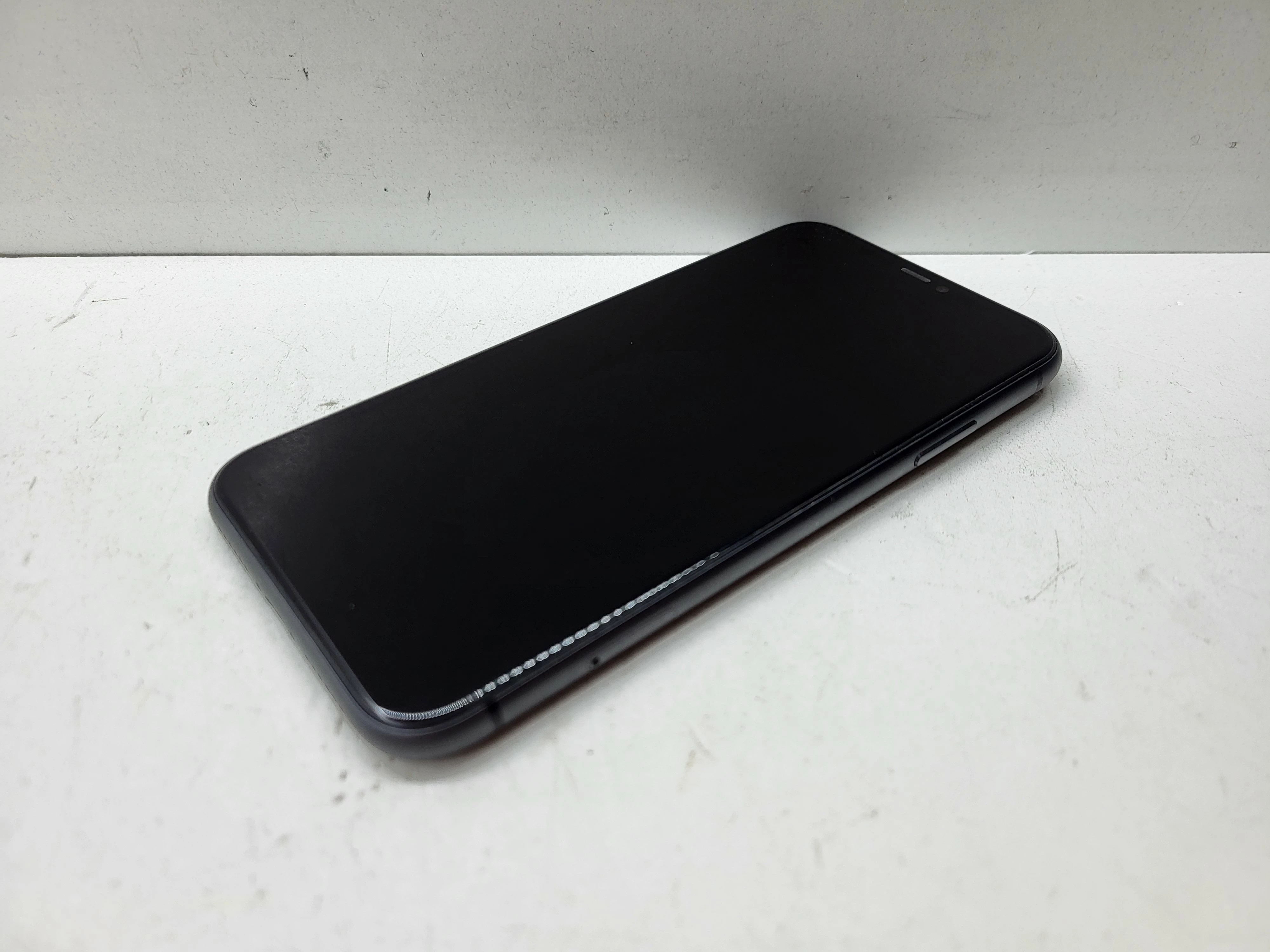 apple-iphone-11-64gb-74-bateria-typ-202685-212929