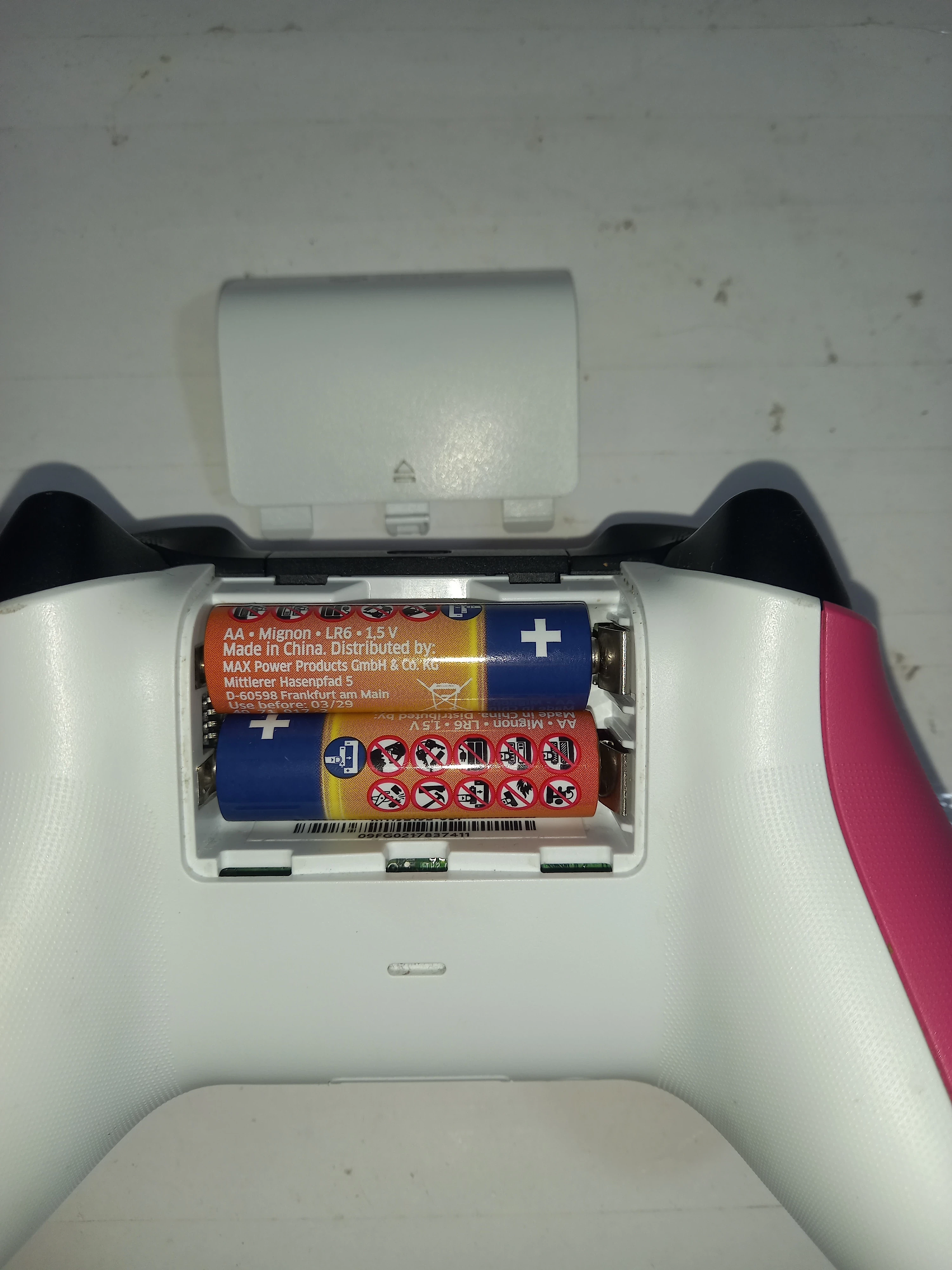 pad-do-konsoli-xbox-one-sx-rozowy-stan-11323-2