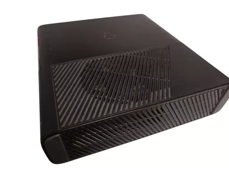 konsola-xbox-360-e-250gb-2-pady-gra-gry-w-zestawie-205998-225570