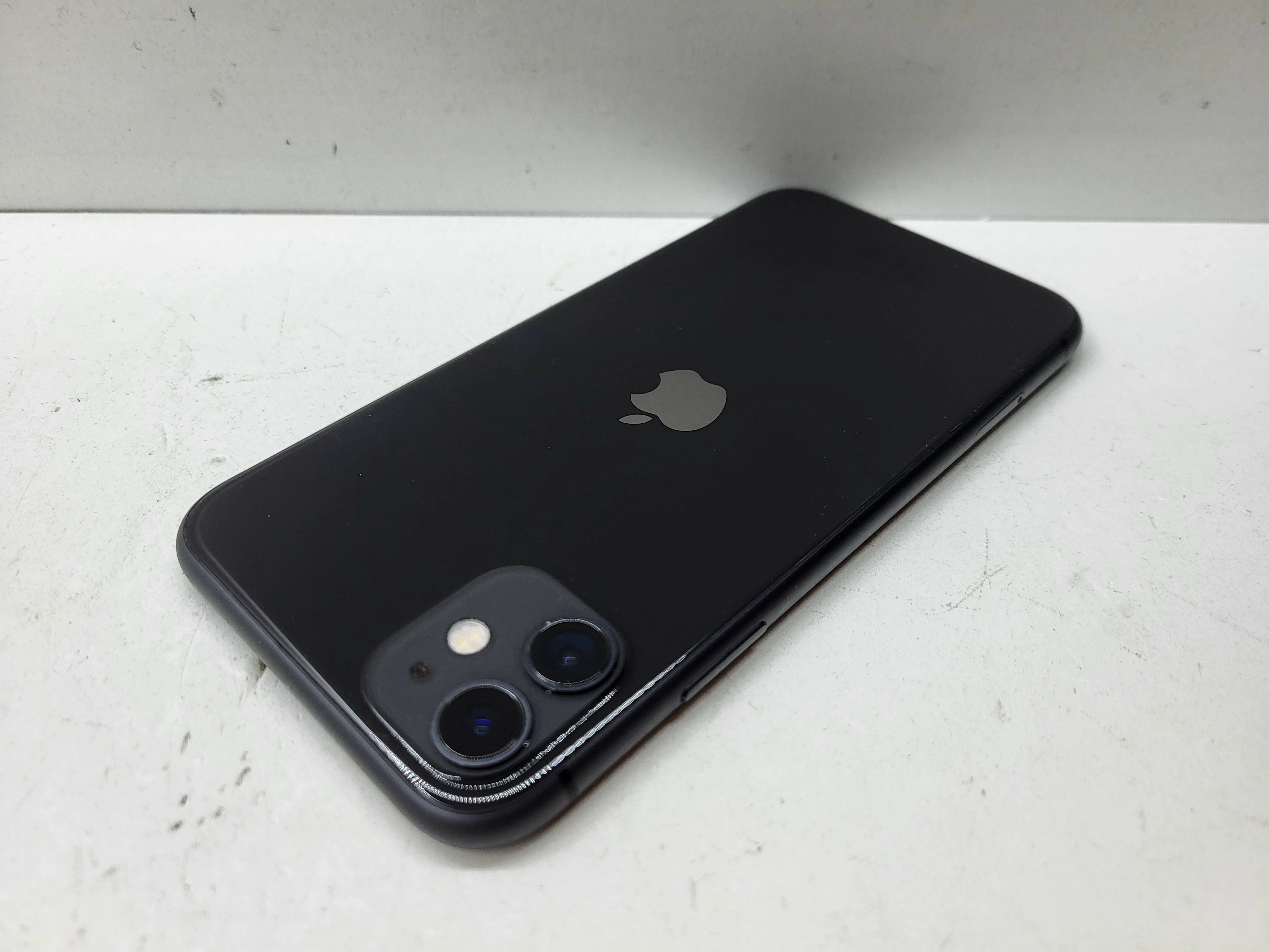 apple-iphone-11-64gb-74-bateria-wbudowana-pamiec-202869-214193