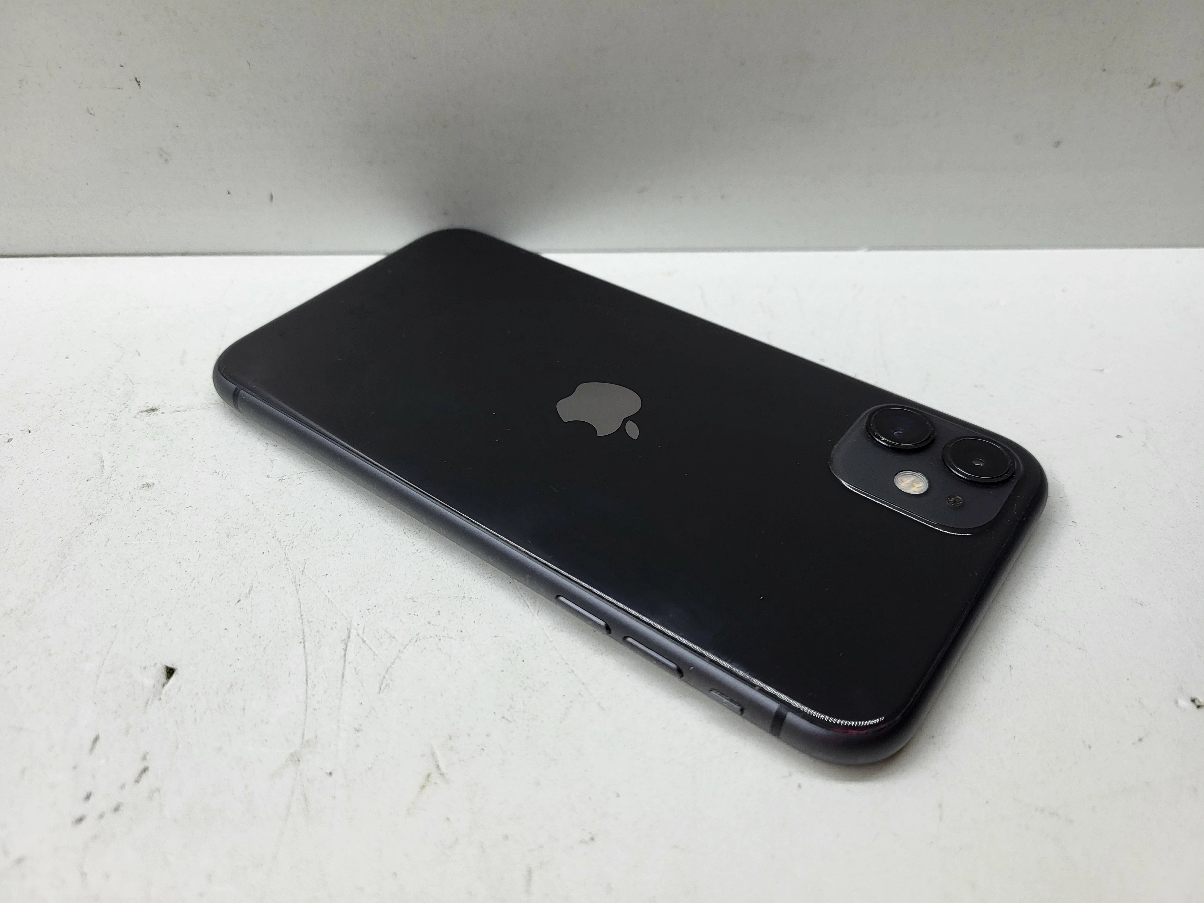 apple-iphone-11-64gb-74-bateria-system-operacyjny-4388-7