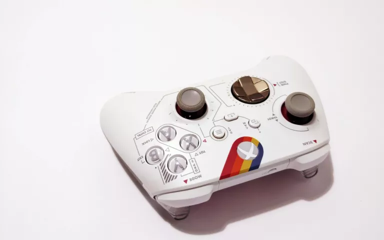 pad-microsoft-starfield-limited-edition-bialy-kod-producenta-qau-00108