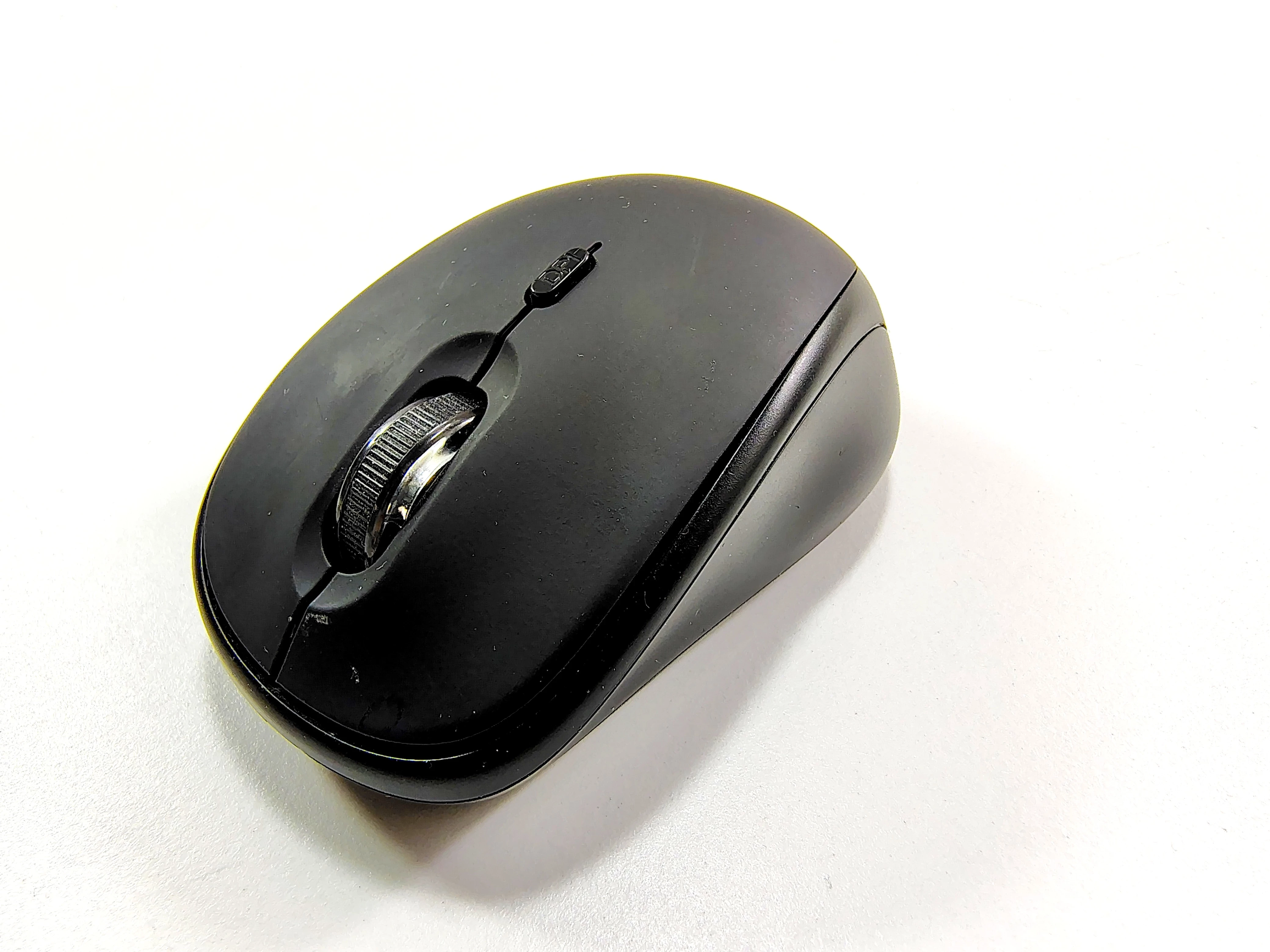 mysz-bezprzewodowa-mini-cicha-czarna-qilive-model-cp-2022