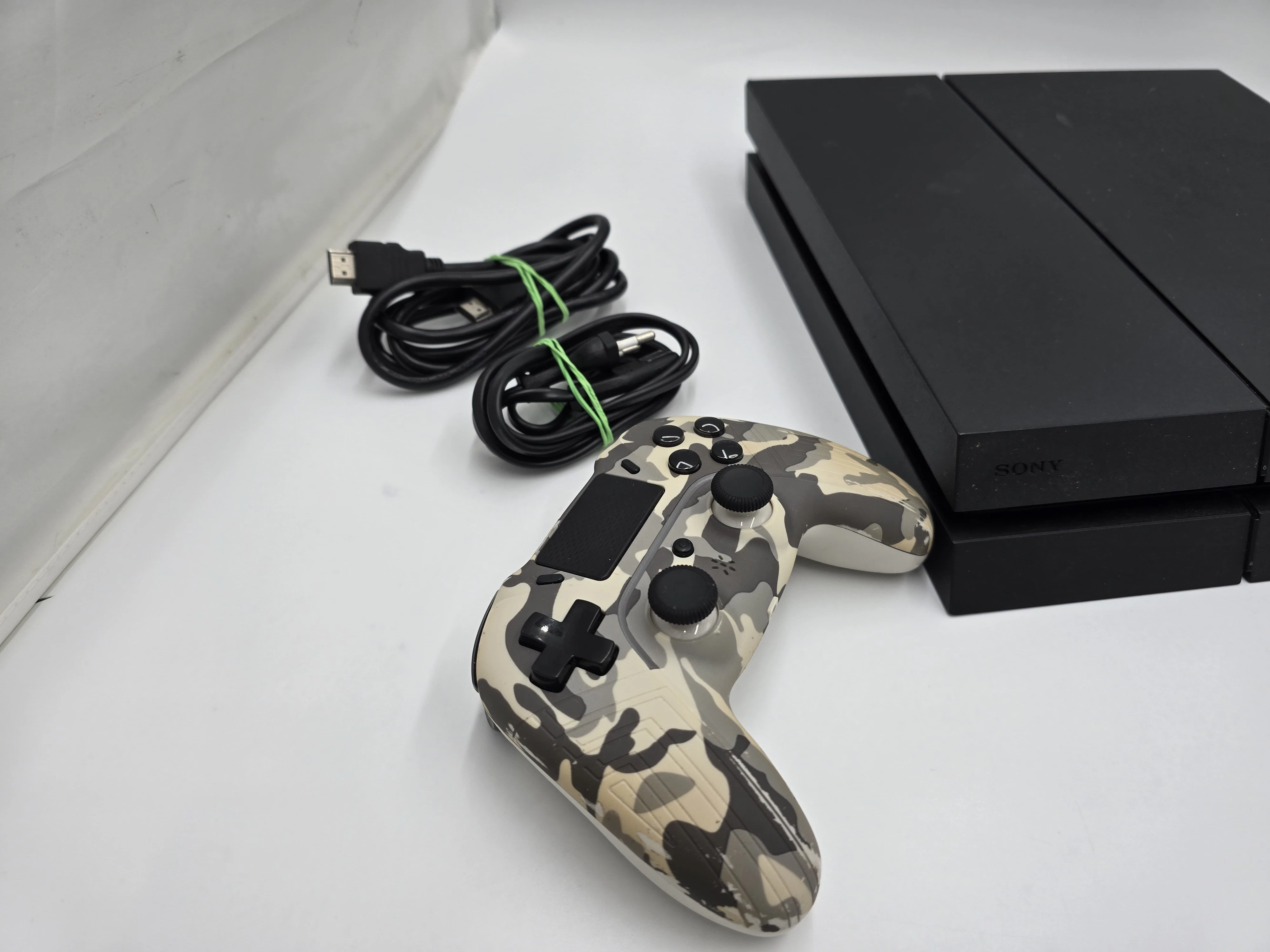 konsola-playstation-4-pad-okablowanie-ean-gtin-711719259985