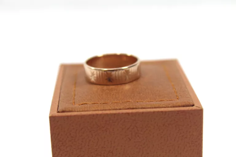 zdobiona-zlota-obraczka-p583-r16-material-15835-2