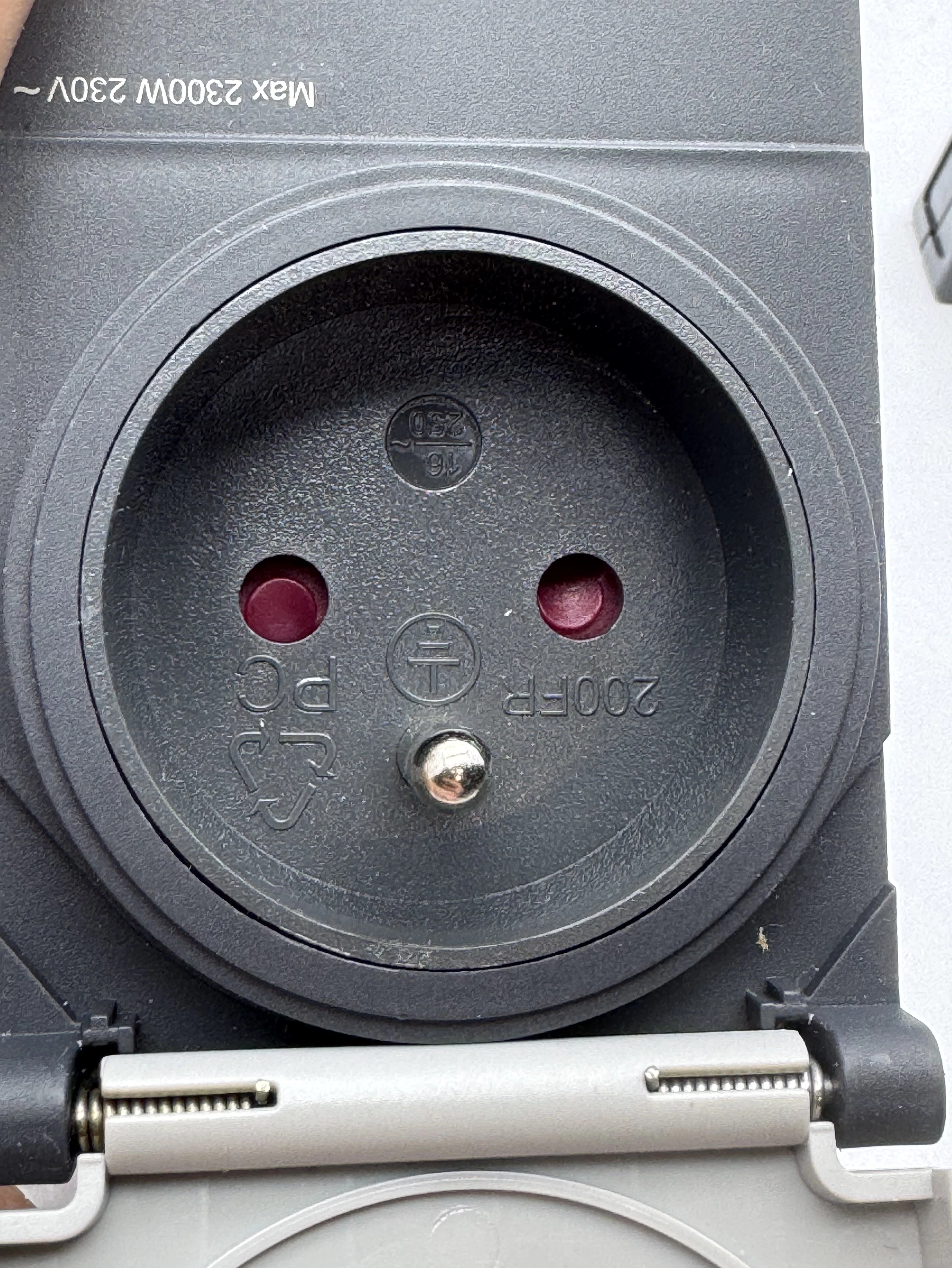 gniazdo-sterowane-radiowo-ip44-z-pilotem-05263-ean-4008297052630-rodzaj-gniazda-214790-352909