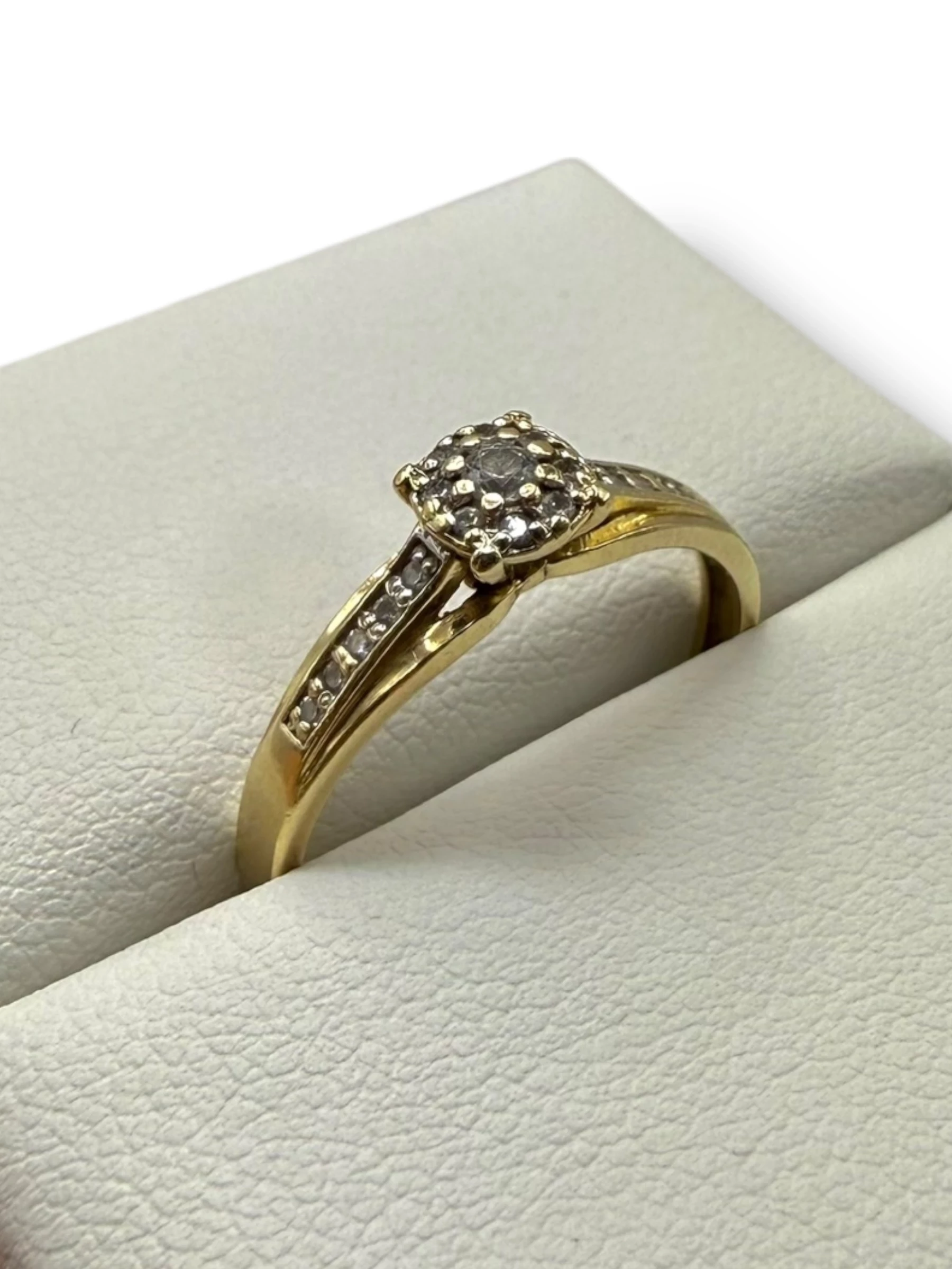 zloty-pierscionek-z-kamieniami-189g-stan-11323-2