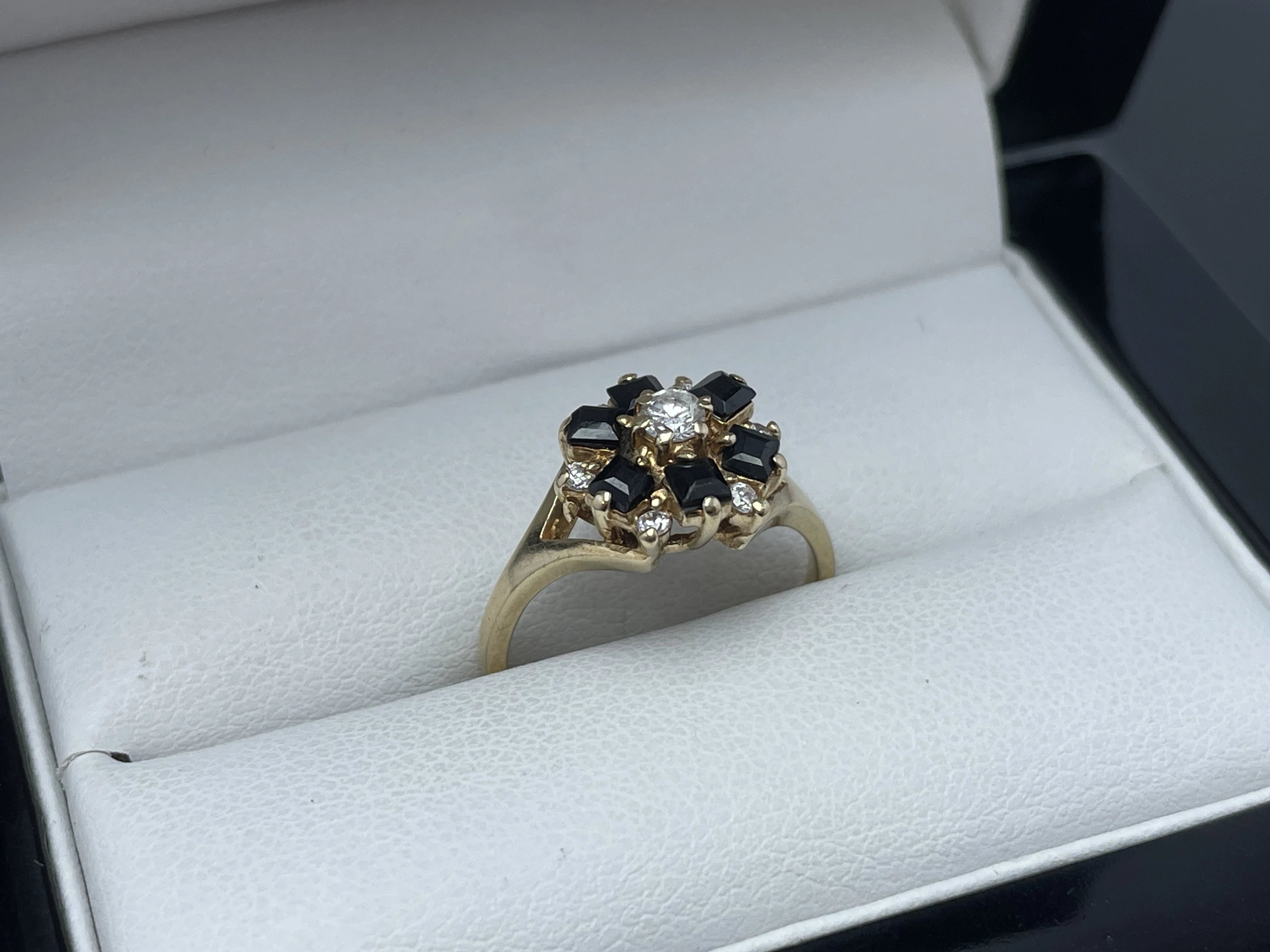 zloty-pierscionek-czarne-kamienie-585-323-r12-wolnosci-239-zabrze-sj