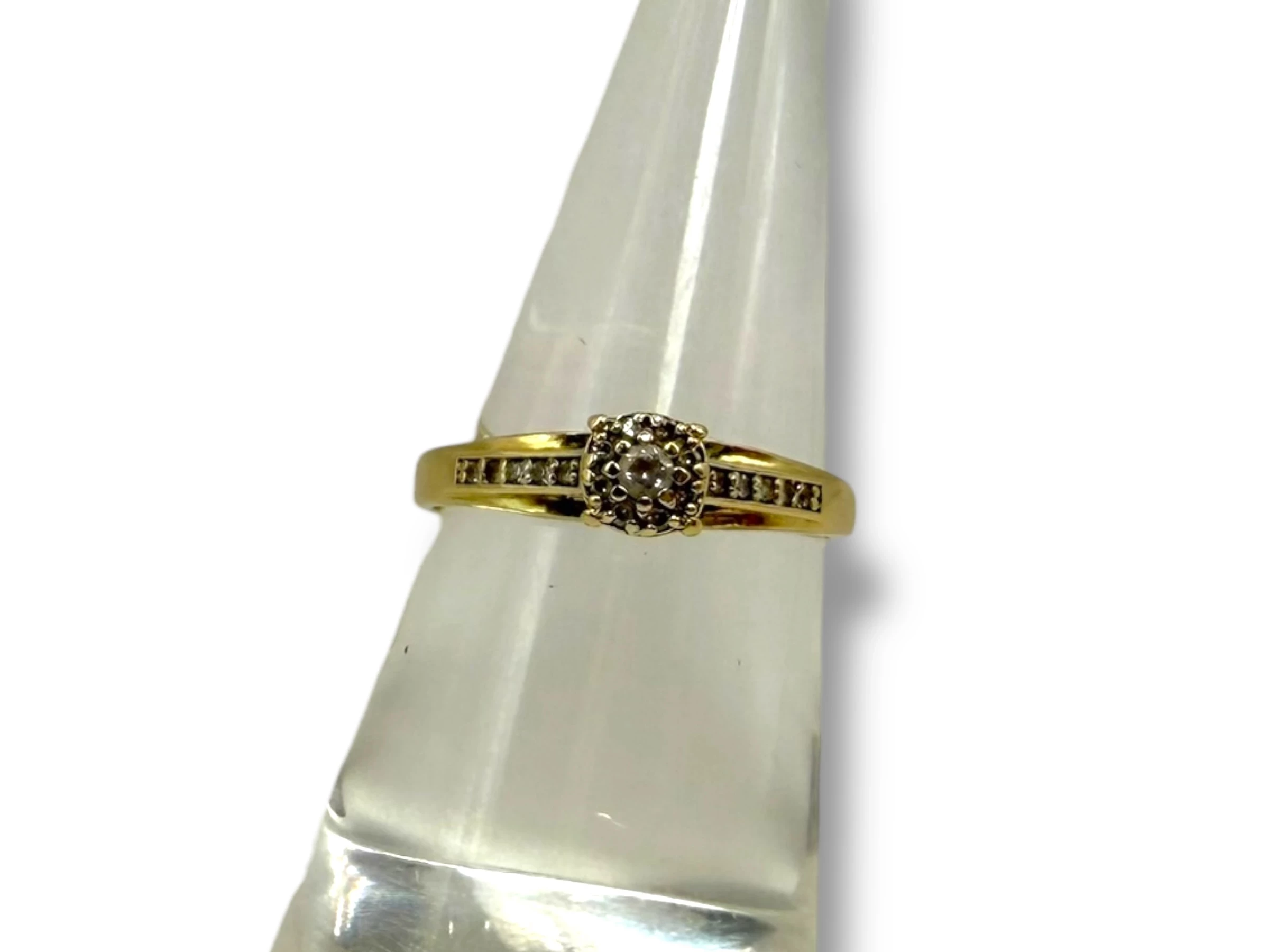 zloty-pierscionek-z-kamieniami-189g-material-15835-2