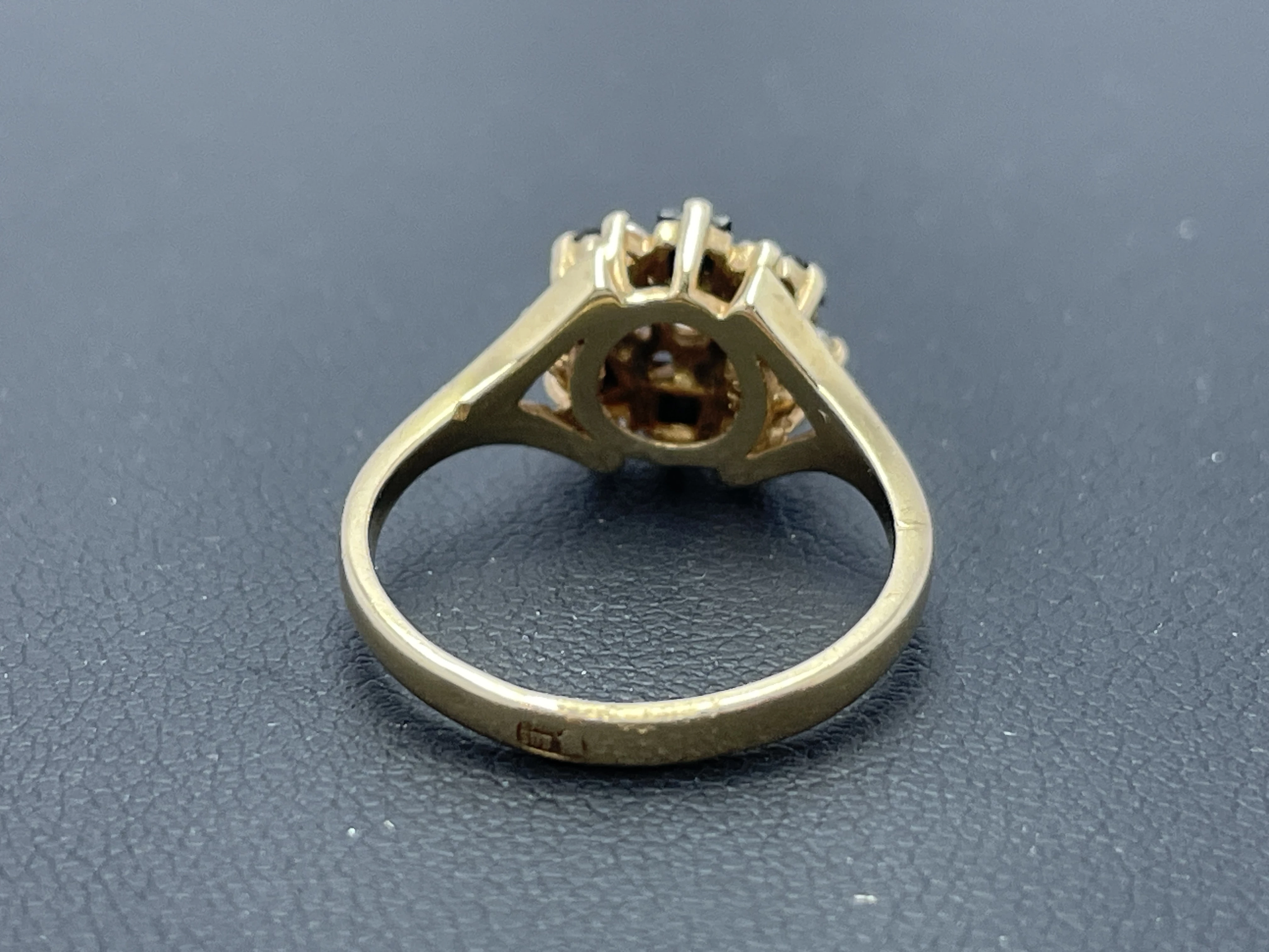 zloty-pierscionek-czarne-kamienie-585-323-r12-material-15835-2