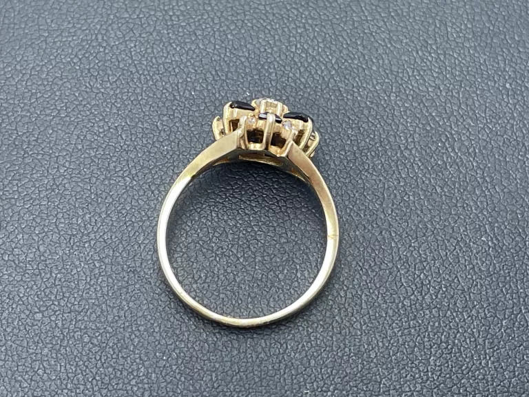 zloty-pierscionek-czarne-kamienie-585-323-r12-kamien-17088-128