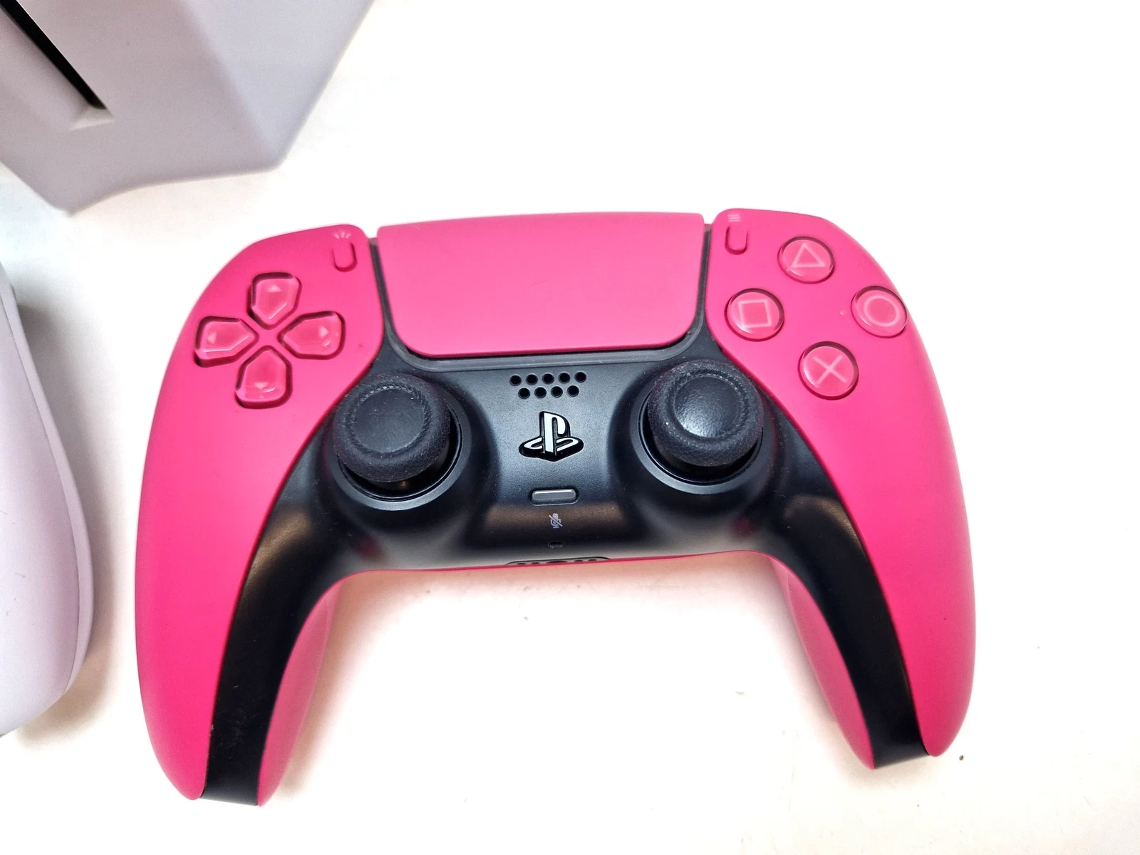 konsola-sony-playstation-5-z-napedem-2-pady-stan-11323-2