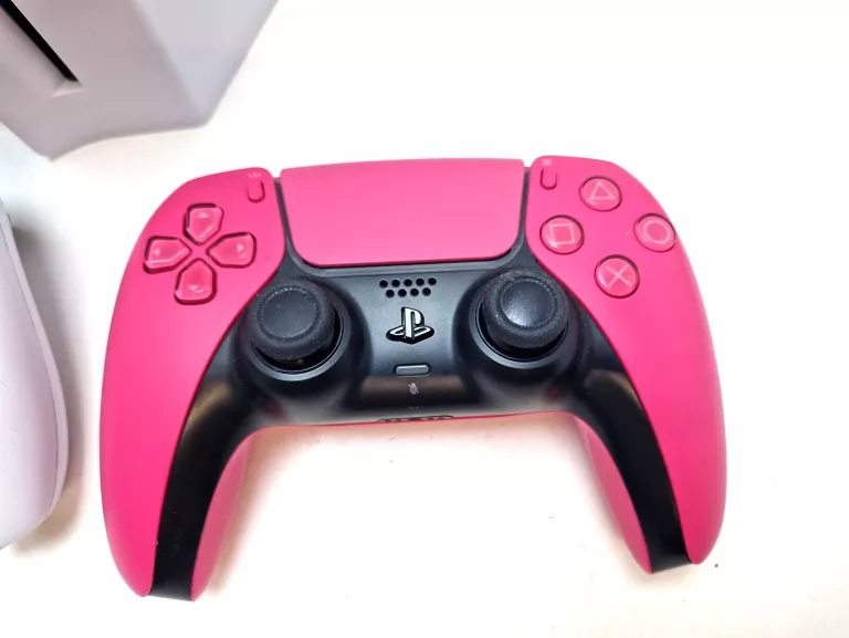 konsola-sony-playstation-5-z-napedem-2-pady-stan-11323-2