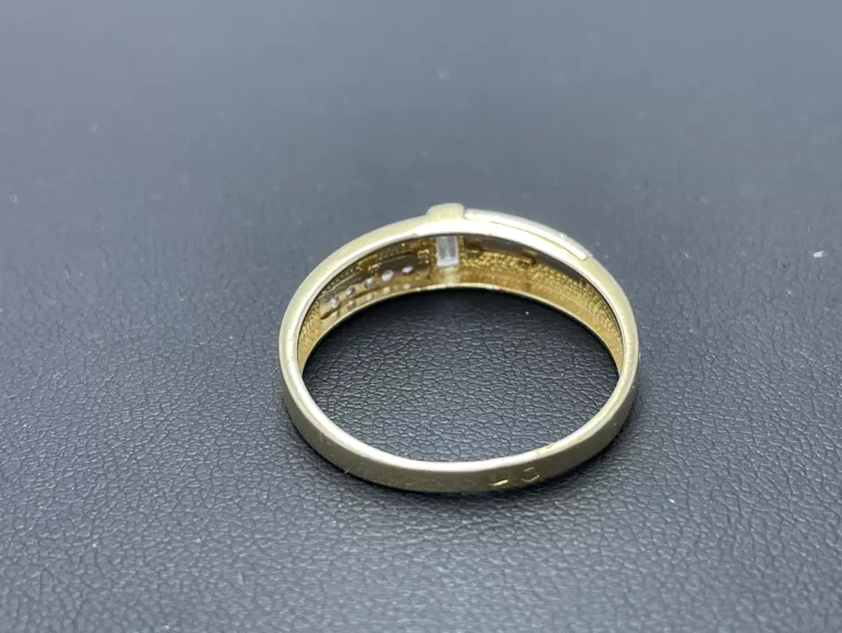 zloty-pierscionek-cyrkonie-585-286g-r23-material-15835-2