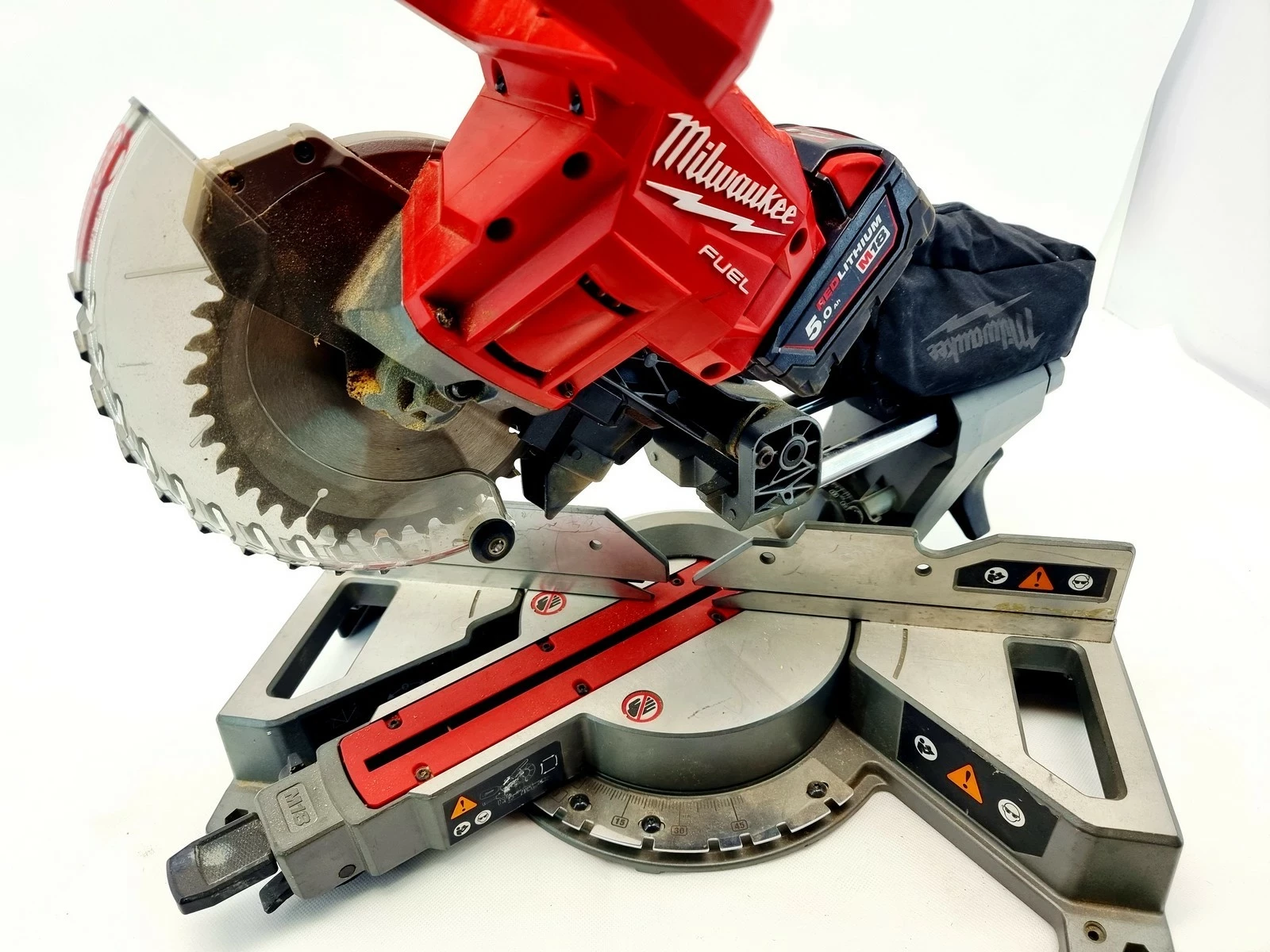 pila-ukosnica-z-posuwem-milwaukee-m18-fms190-waga-urzadzenia-1270