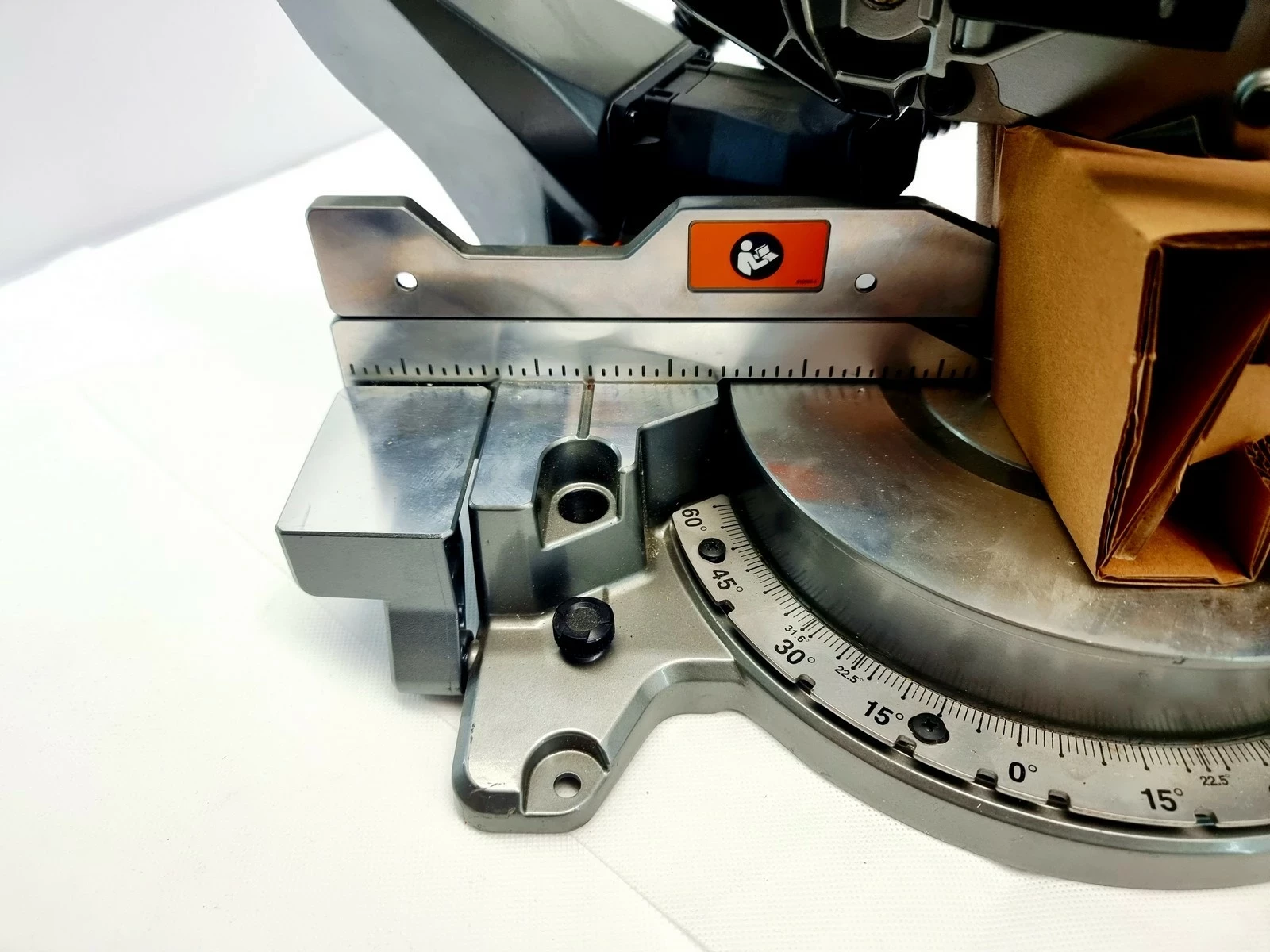 ukosnica-akumulatorowa-makita-xgt-ls002gz-srednica-otworu-pily-3000