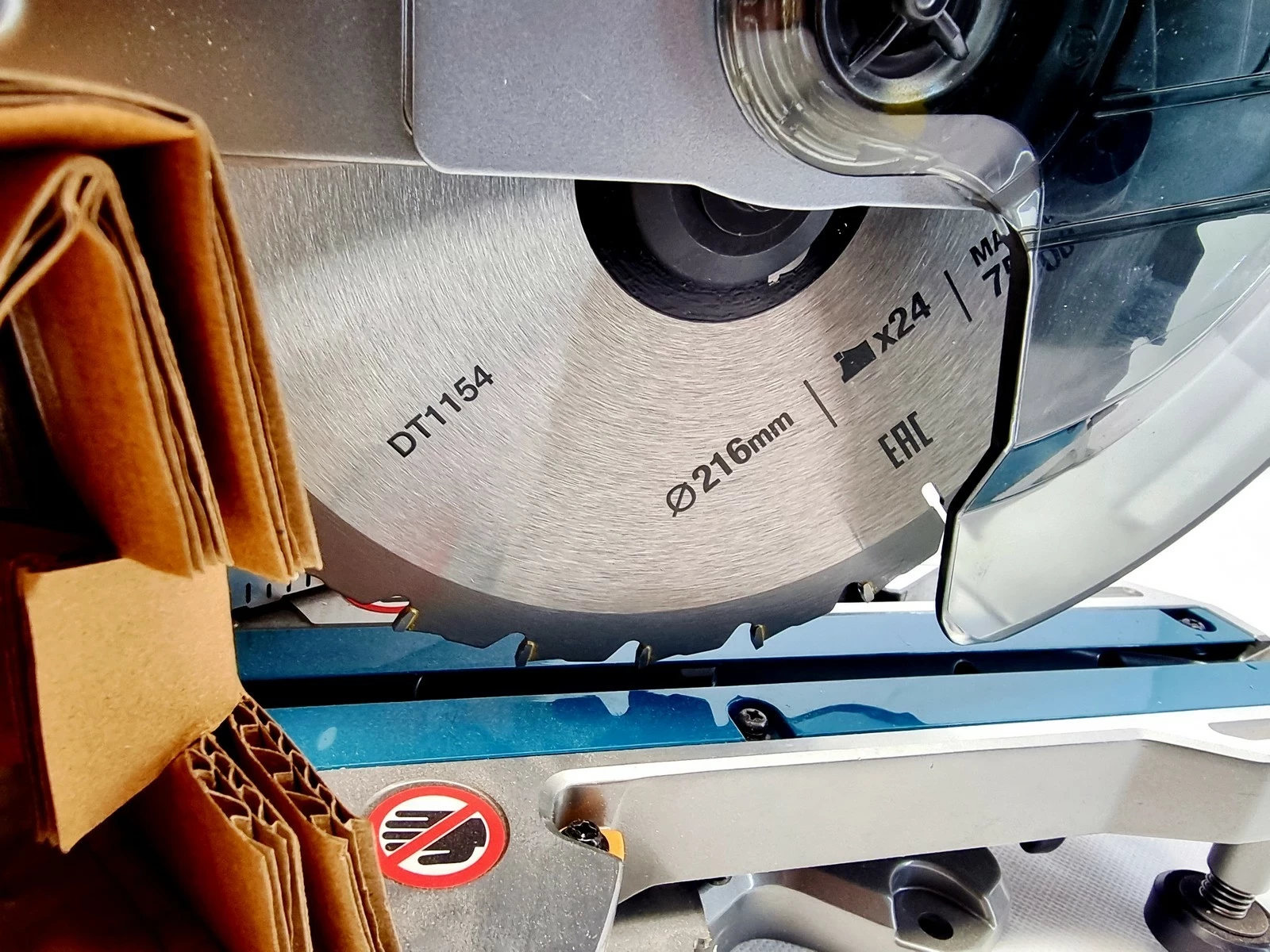 ukosnica-akumulatorowa-makita-xgt-ls002gz-srednica-tarczy-21600