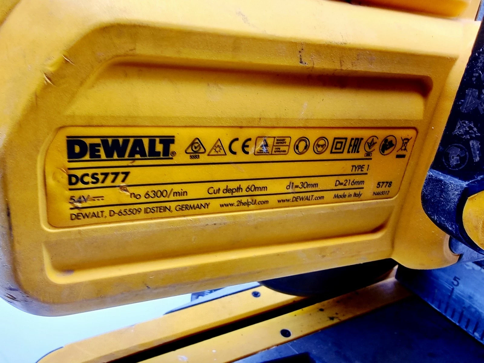 pila-ukosowa-z-posuwem-dewalt-dw777-1800w-product-id-d5aa14bd-5c98-489e-8724-b2464da5fe47